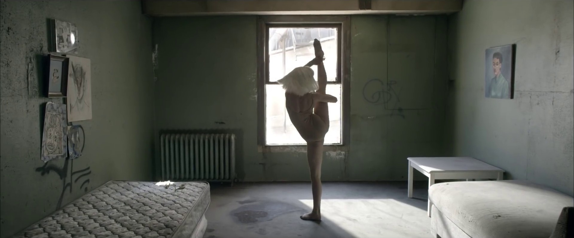 Chandelier (2014) —  shot,  lighting