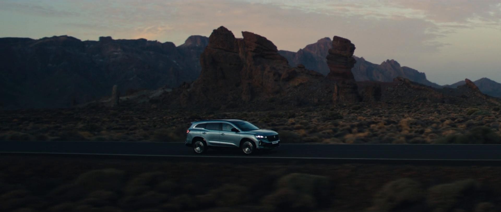 RENAULT - VOYAGE (2025) —  shot,  lighting