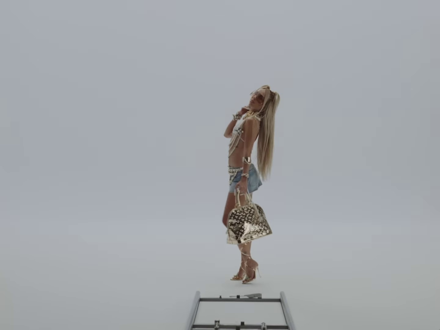 PERDIÓ (2024) —  shot,  lighting