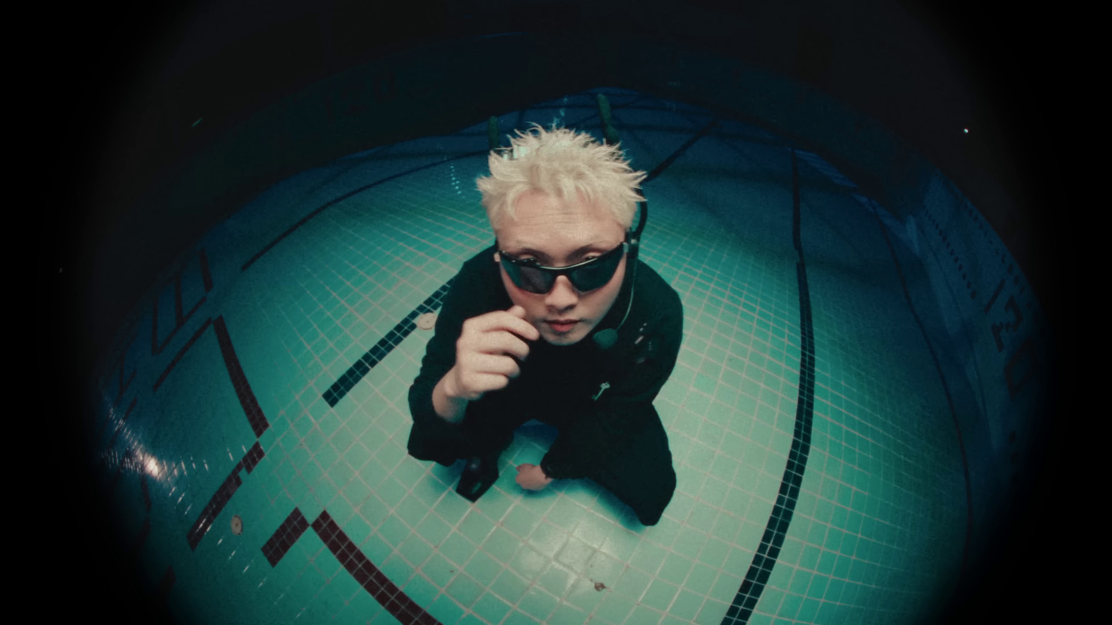 เตลิด (Sucker) (2024) —  shot,  lighting