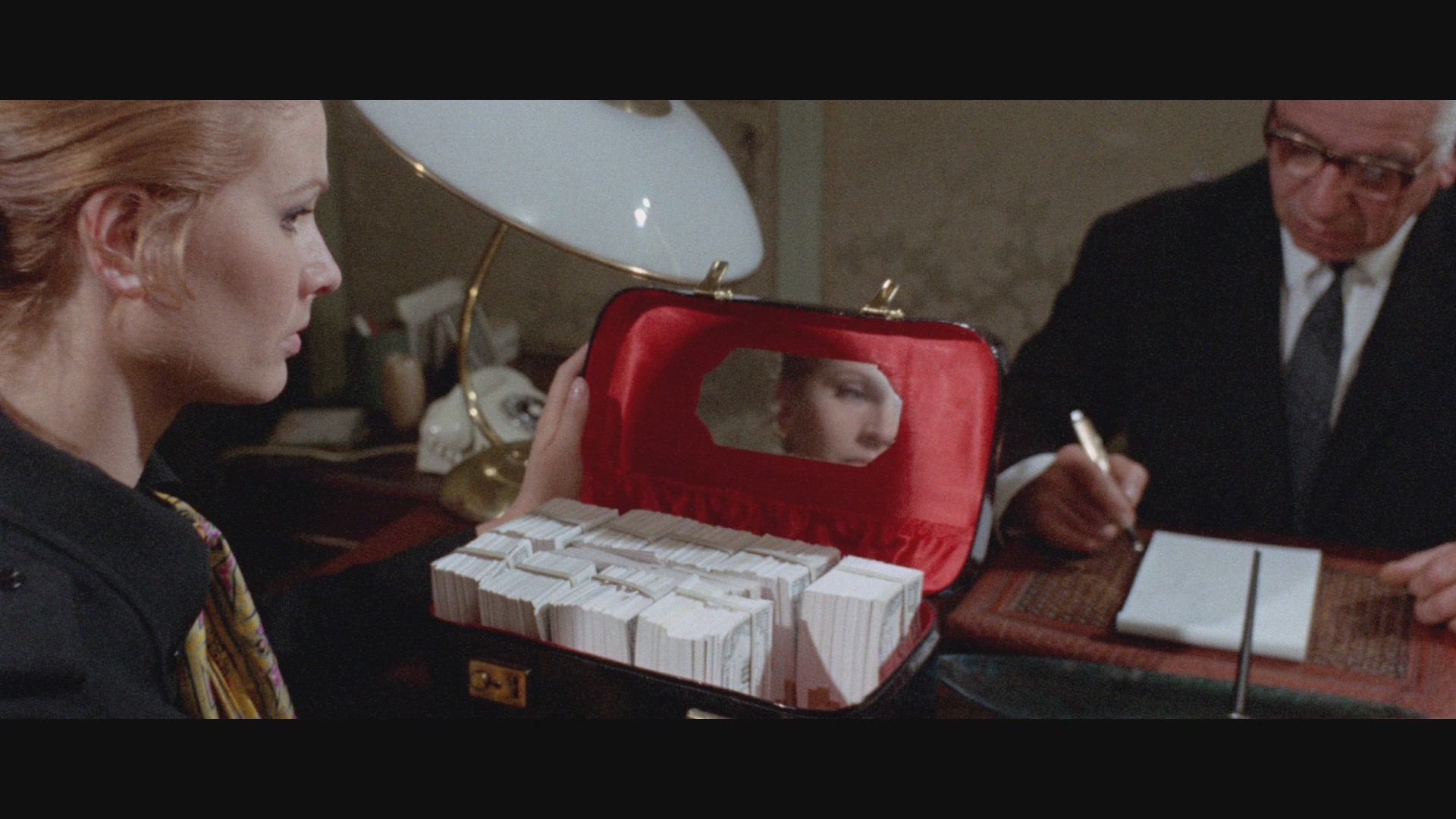 The Case of the Scorpion's Tail (1971) —  shot,  lighting