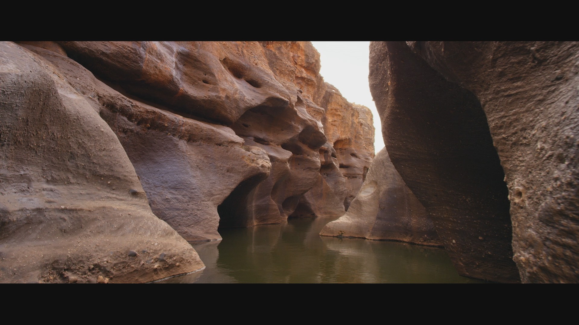 Goldstone (2016) —  shot,  lighting