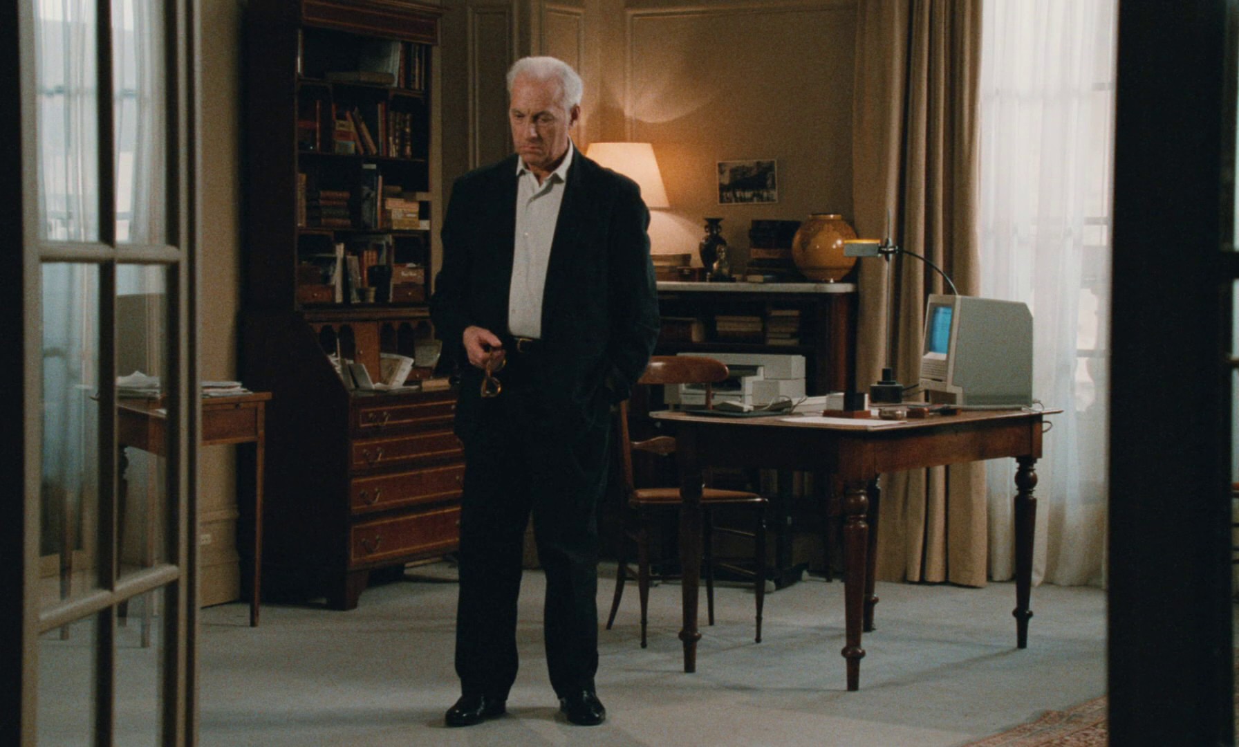 Nelly & Monsieur Arnaud (1995) —  shot,  lighting