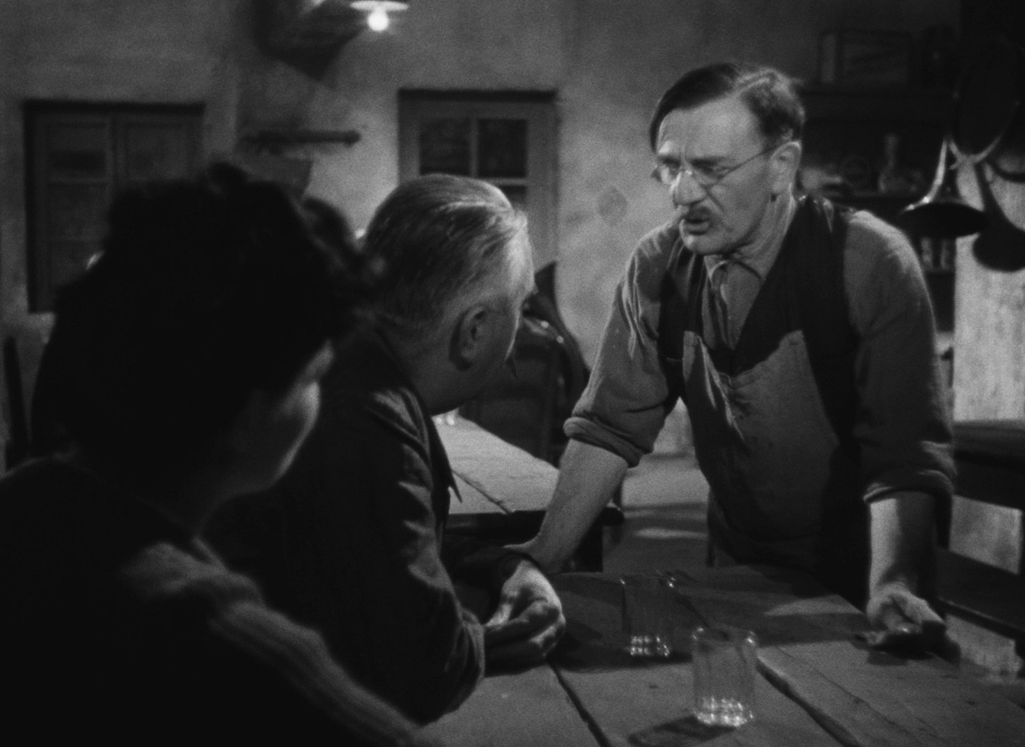 It Happened at the Inn (1943) —  shot,  lighting