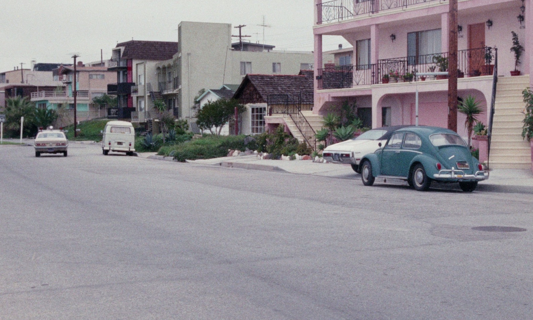 The Swinging Cheerleaders (1974) —  shot,  lighting