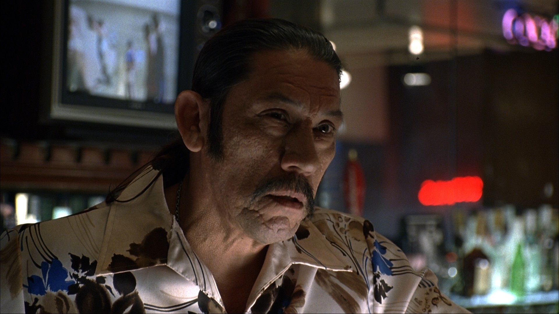 Anchorman: The Legend of Ron Burgundy (2004) —  shot,  lighting