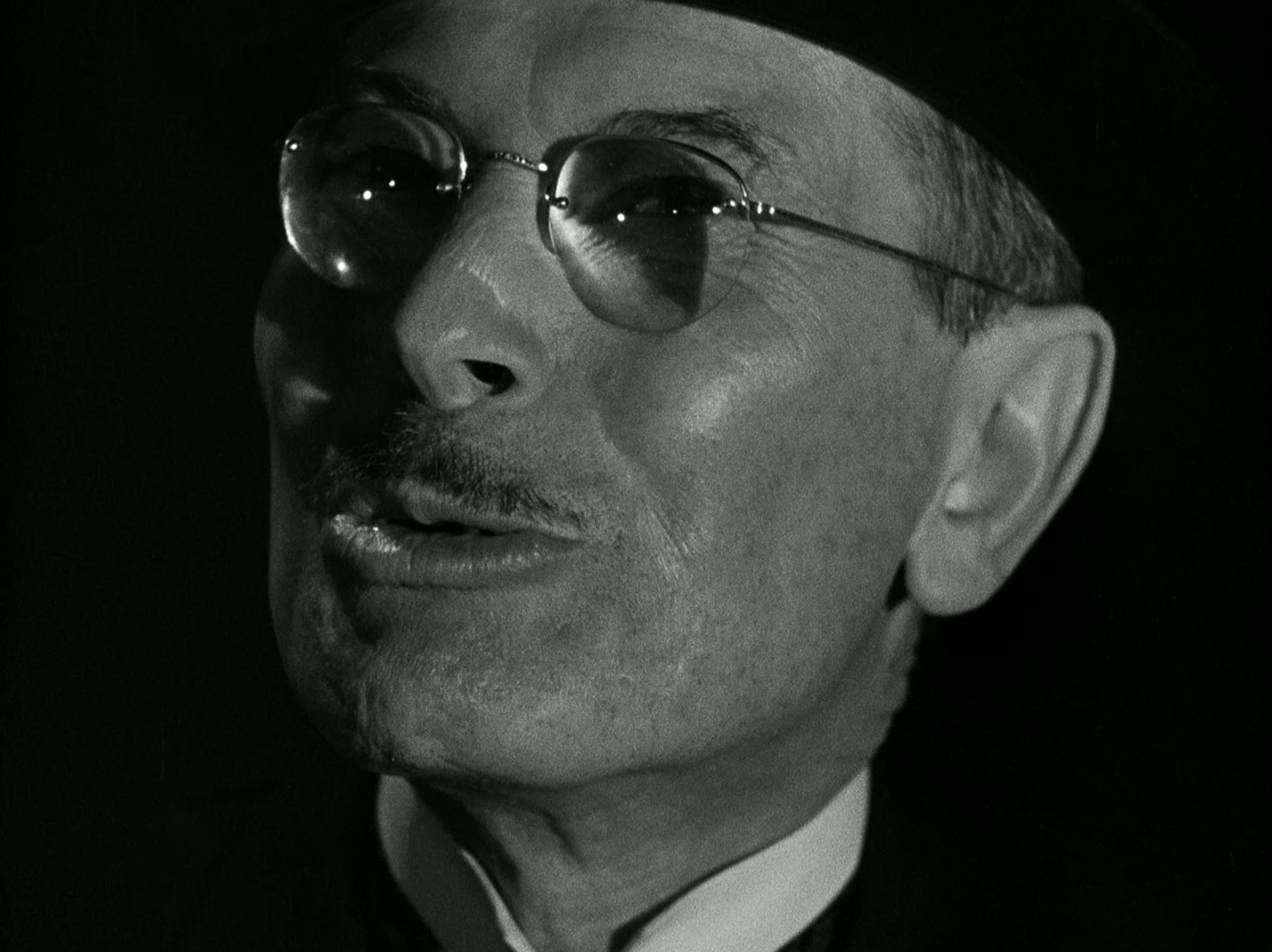 Address Unknown (1944) —  shot,  lighting