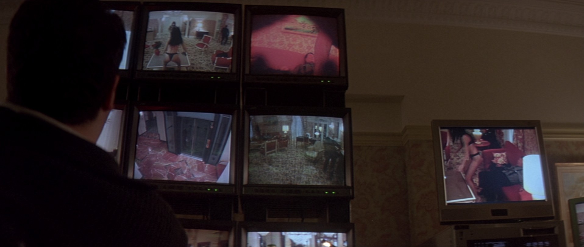 Kiss of the Dragon (2001) —  shot,  lighting