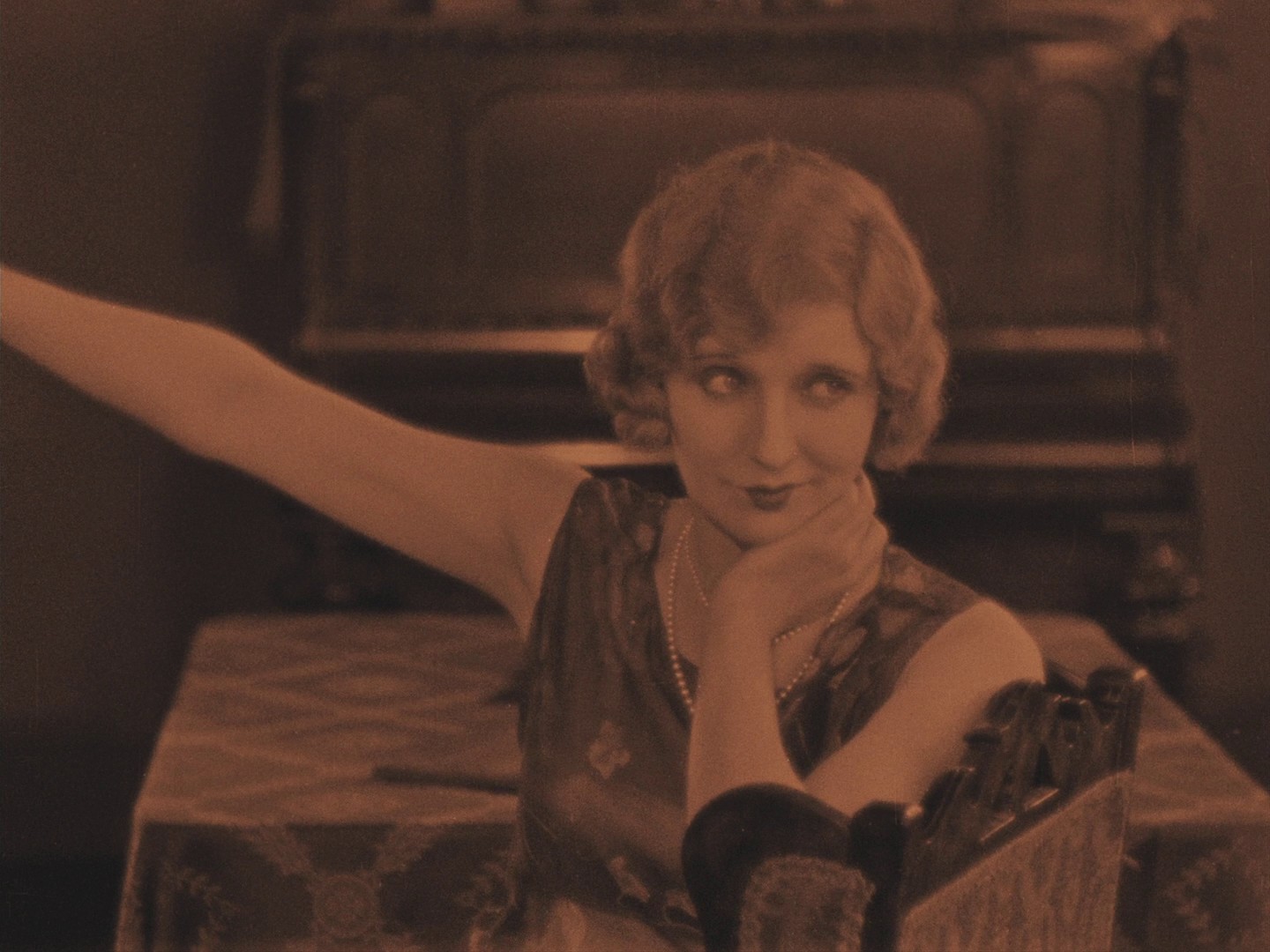 The Lodger: A Story of the London Fog (1927) —  shot,  lighting