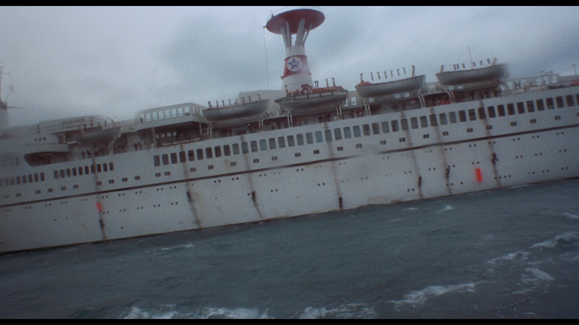 Juggernaut (1974) —  shot,  lighting