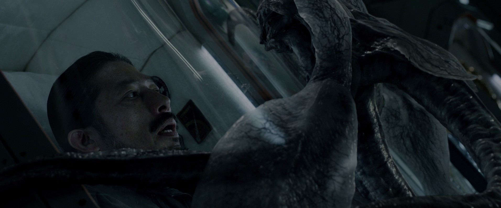 Life (2017) —  shot,  lighting