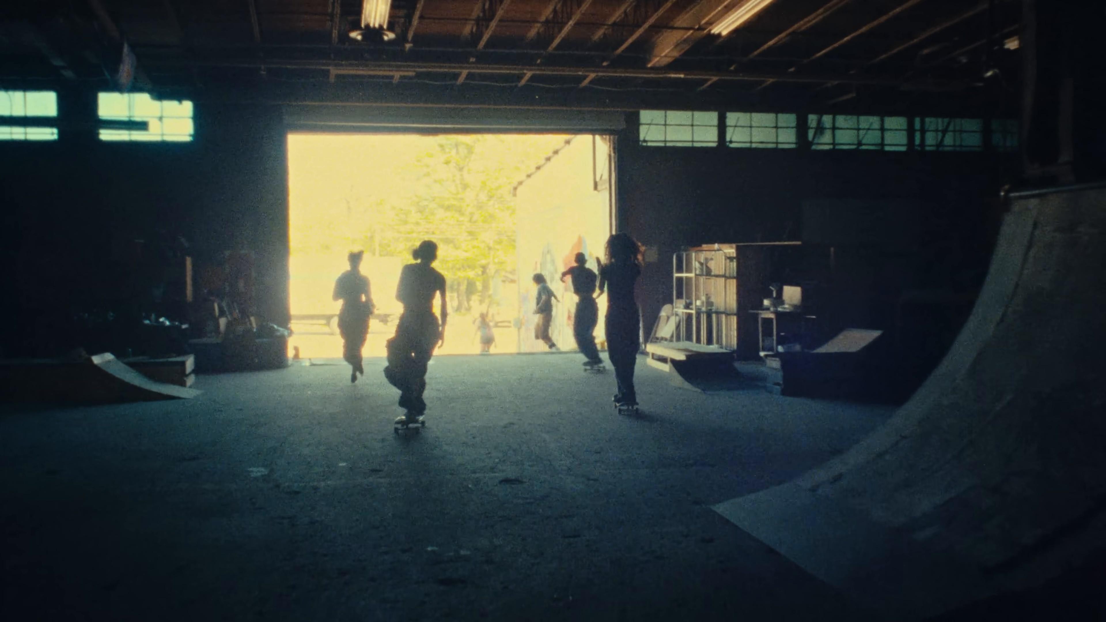 LIGHT AGAIN! (2024) —  shot,  lighting