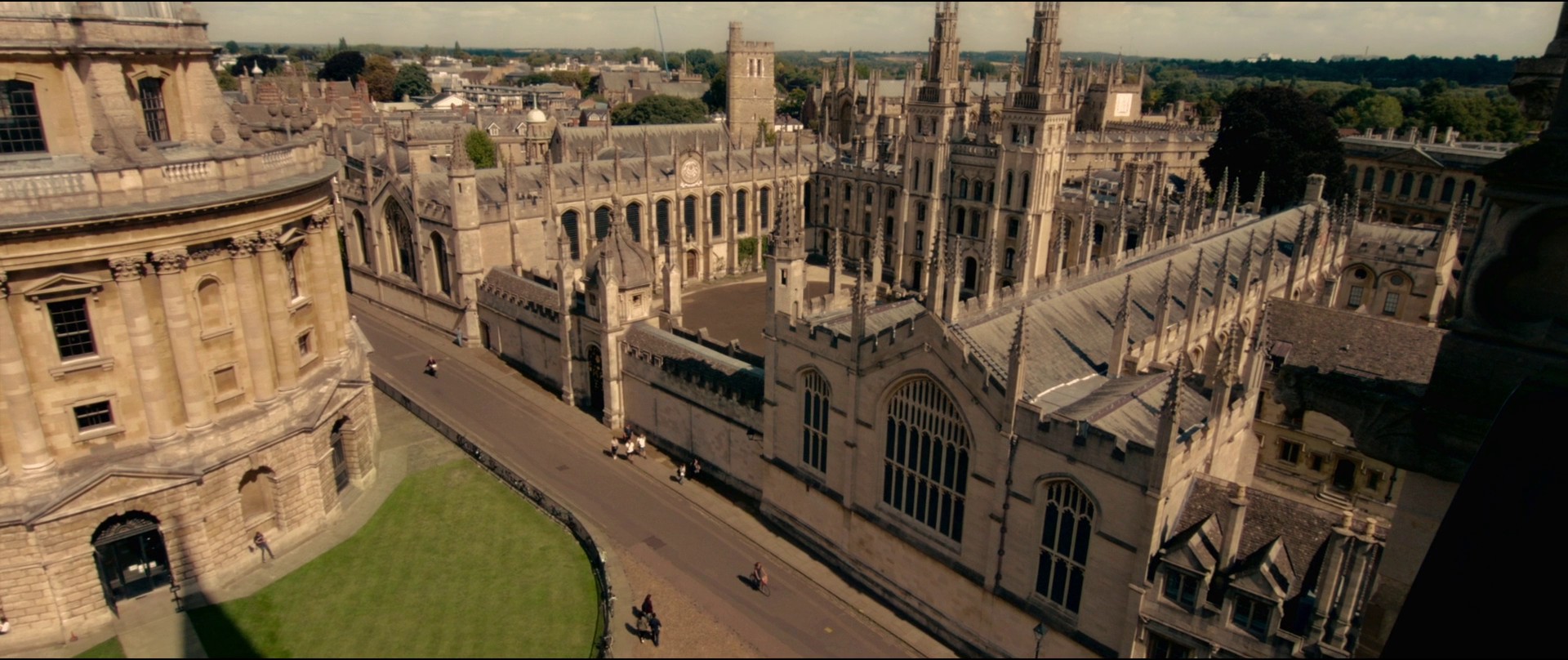 The Gentlemen (2019) —  shot,  lighting