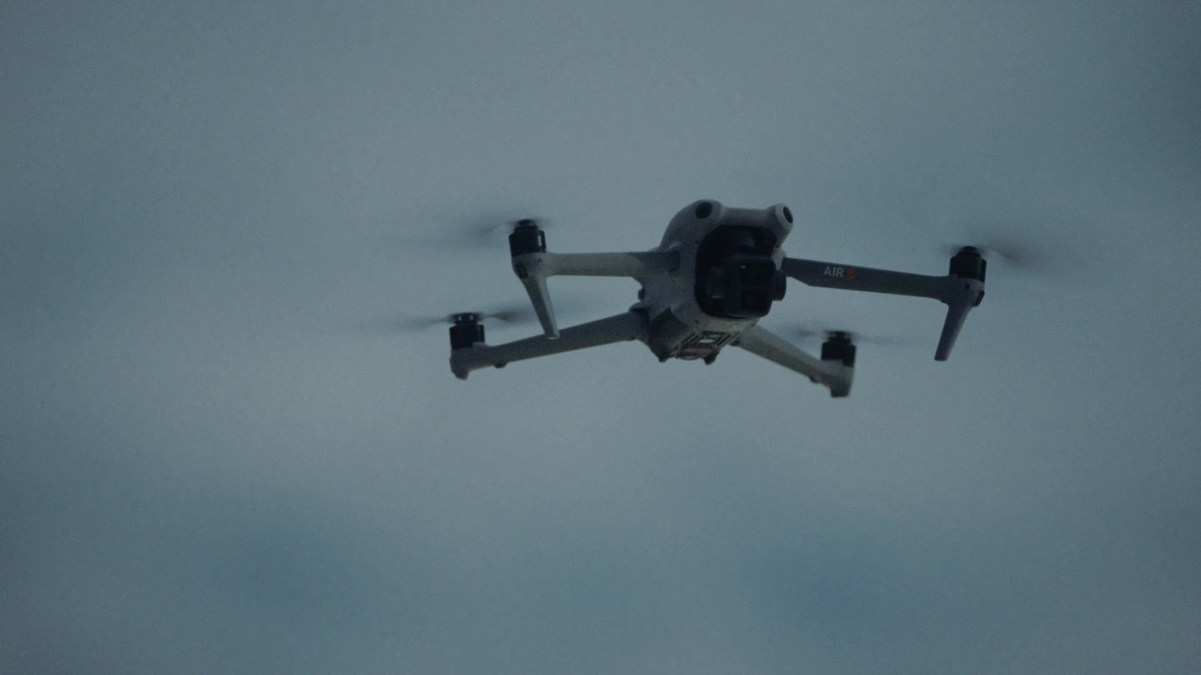 Bien de Amores (2025) —  shot,  lighting