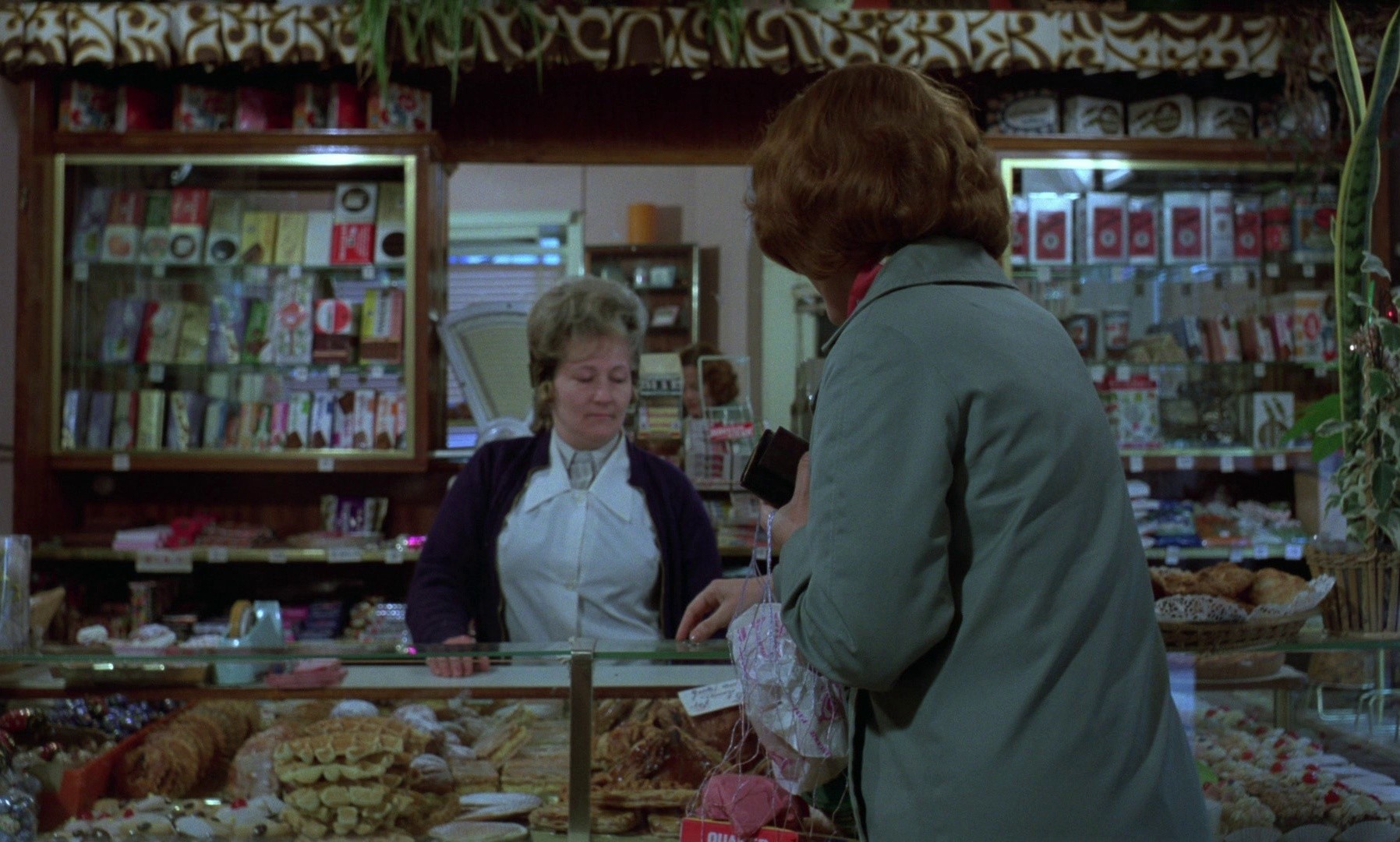 Jeanne Dielman, 23, quai du Commerce, 1080 Bruxelles (1976) —  shot,  lighting