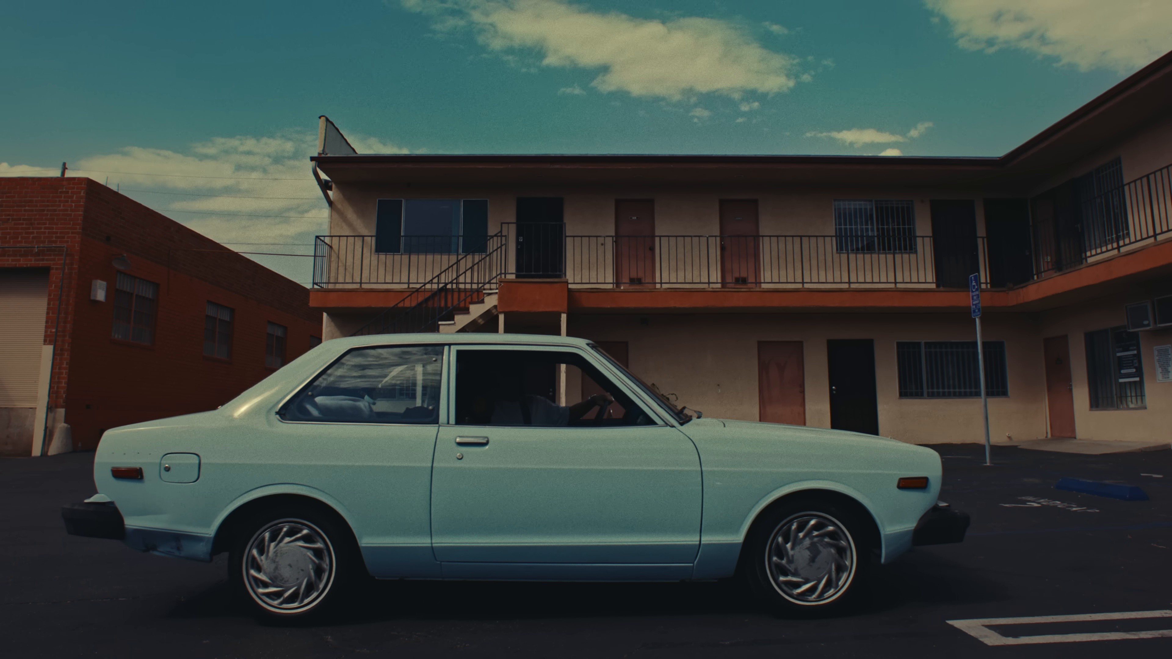 JUICY (2025) —  shot,  lighting