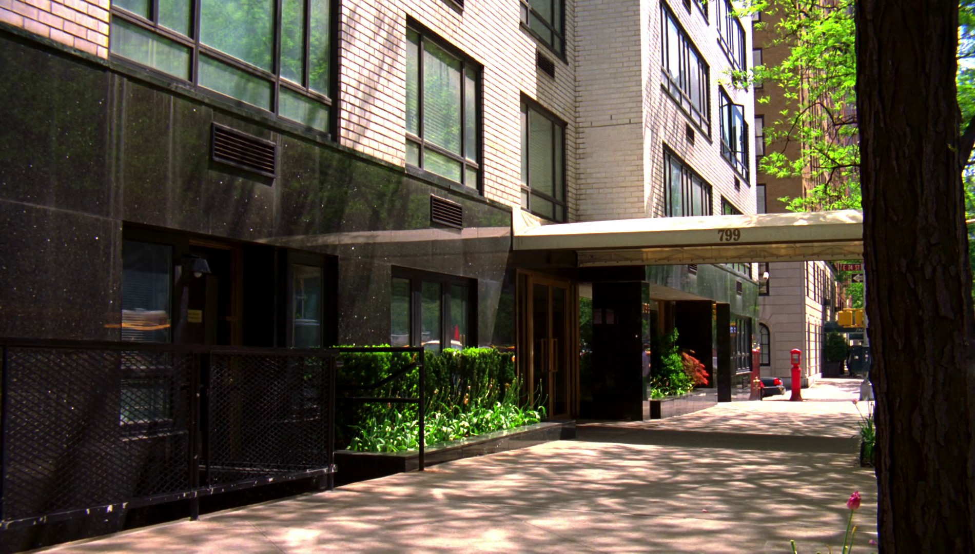 New Amsterdam (2007) —  shot,  lighting