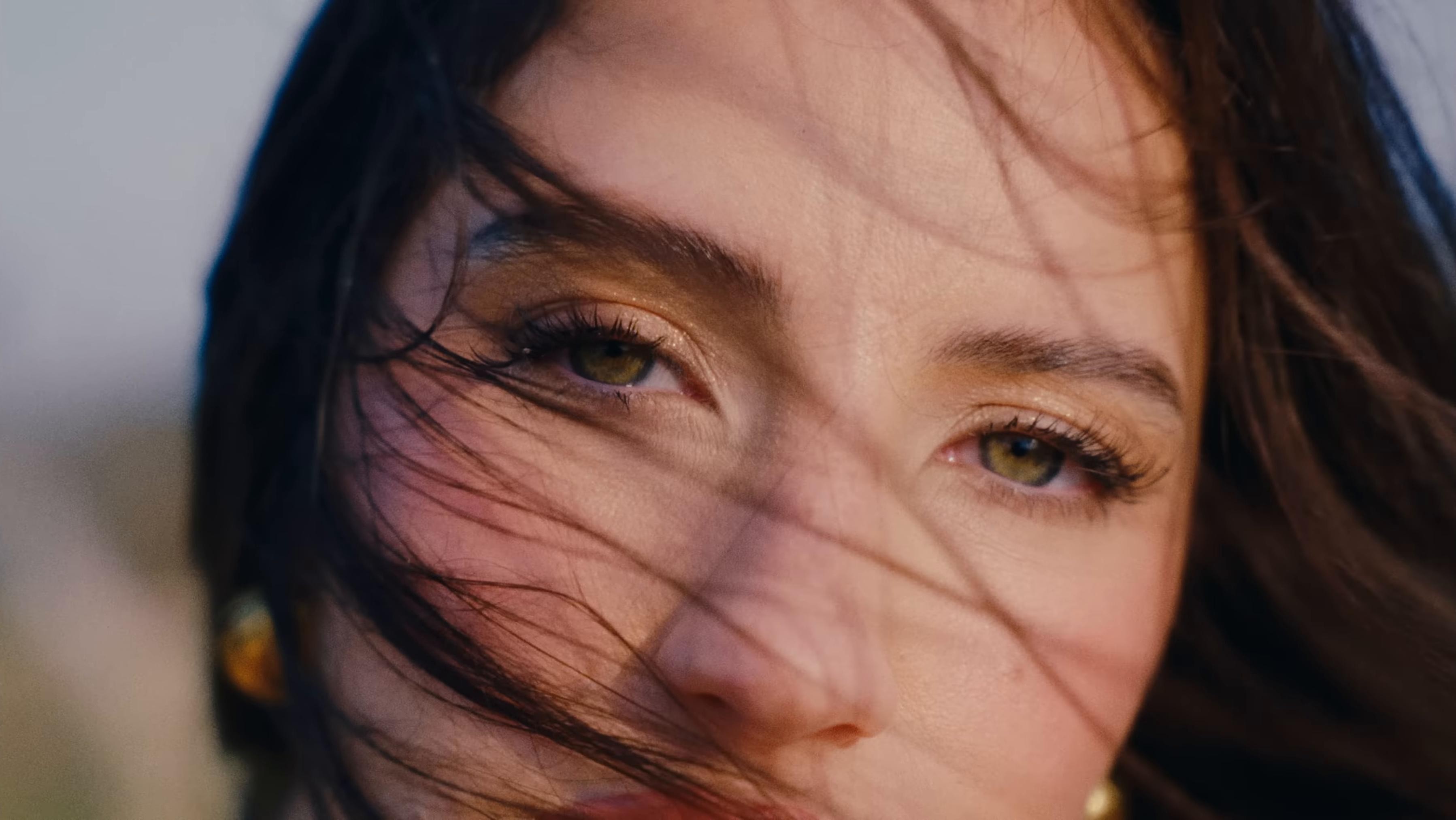 Costeñita (2025) —  shot,  lighting