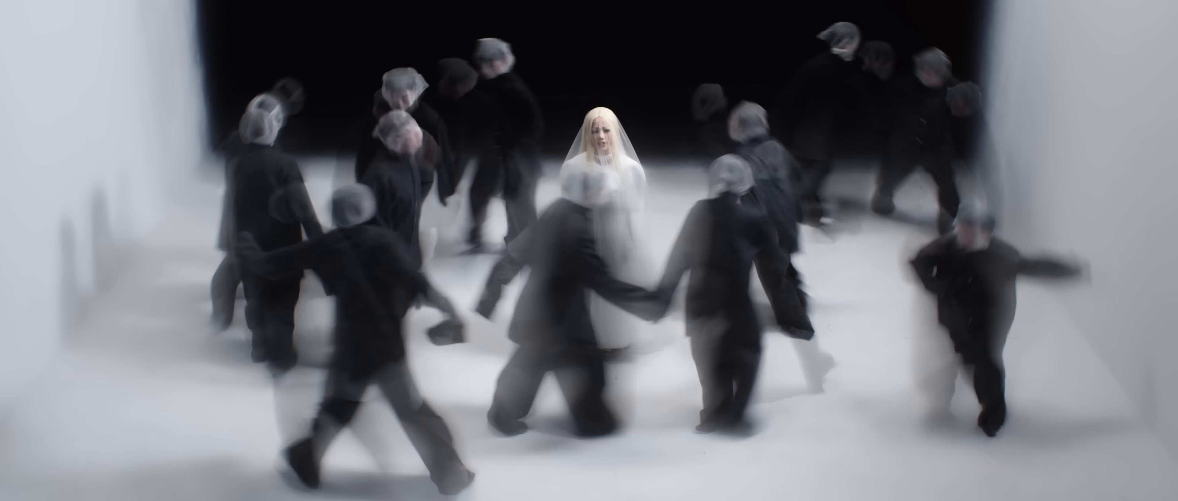 EM ĐAU (2025) —  shot,  lighting