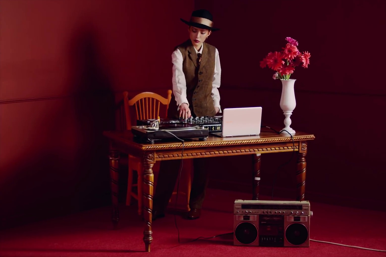 Jenga  (2018) —  shot,  lighting