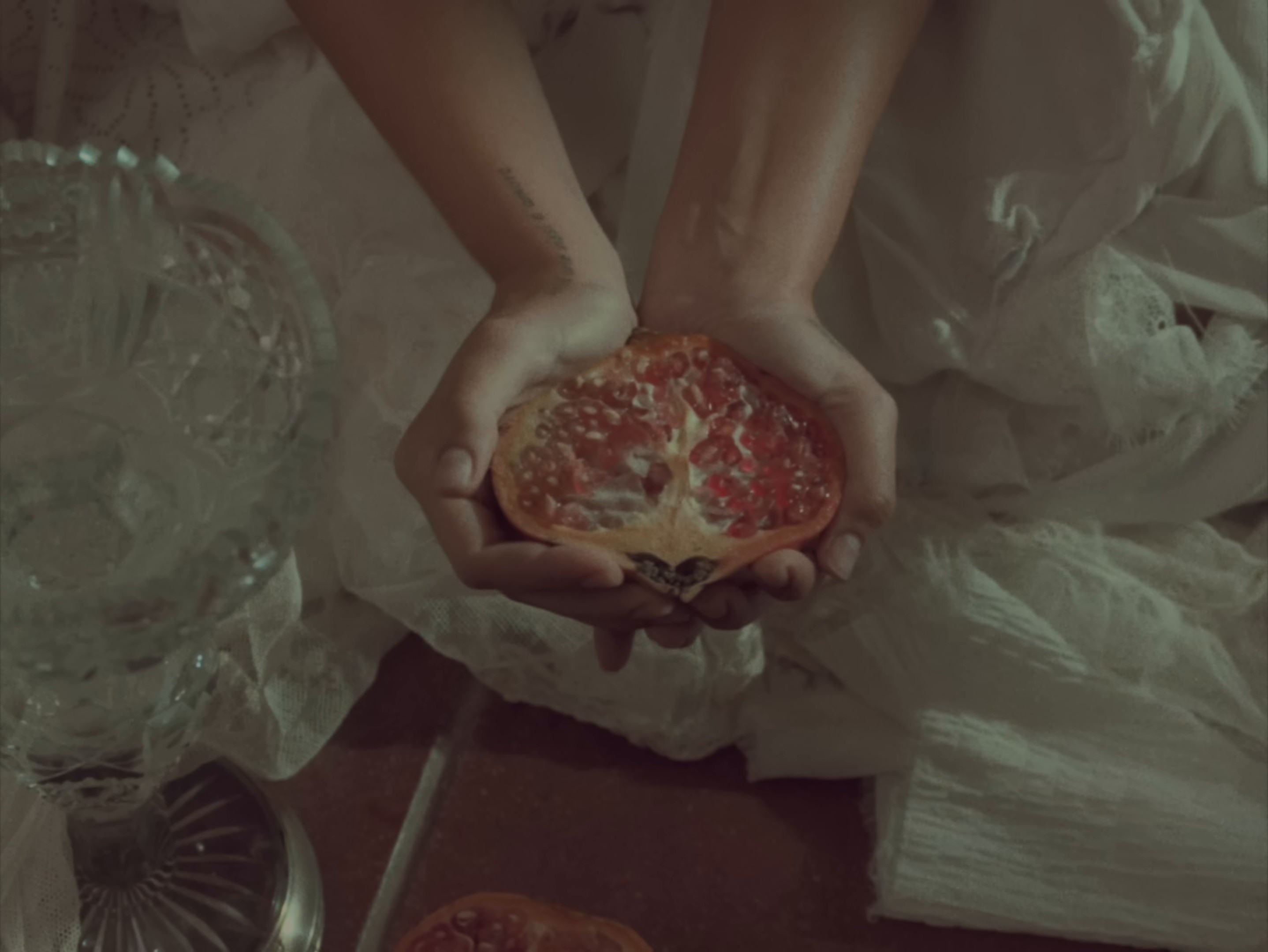 Palmas Y Desamores (2024) —  shot,  lighting