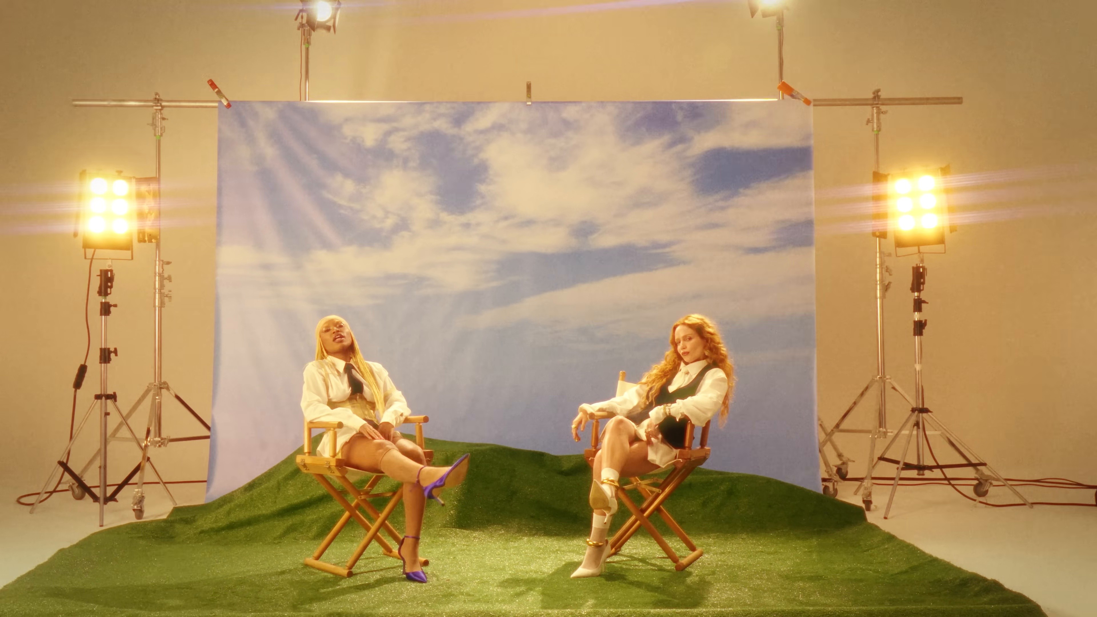 Que Pecado! (2025) —  shot,  lighting