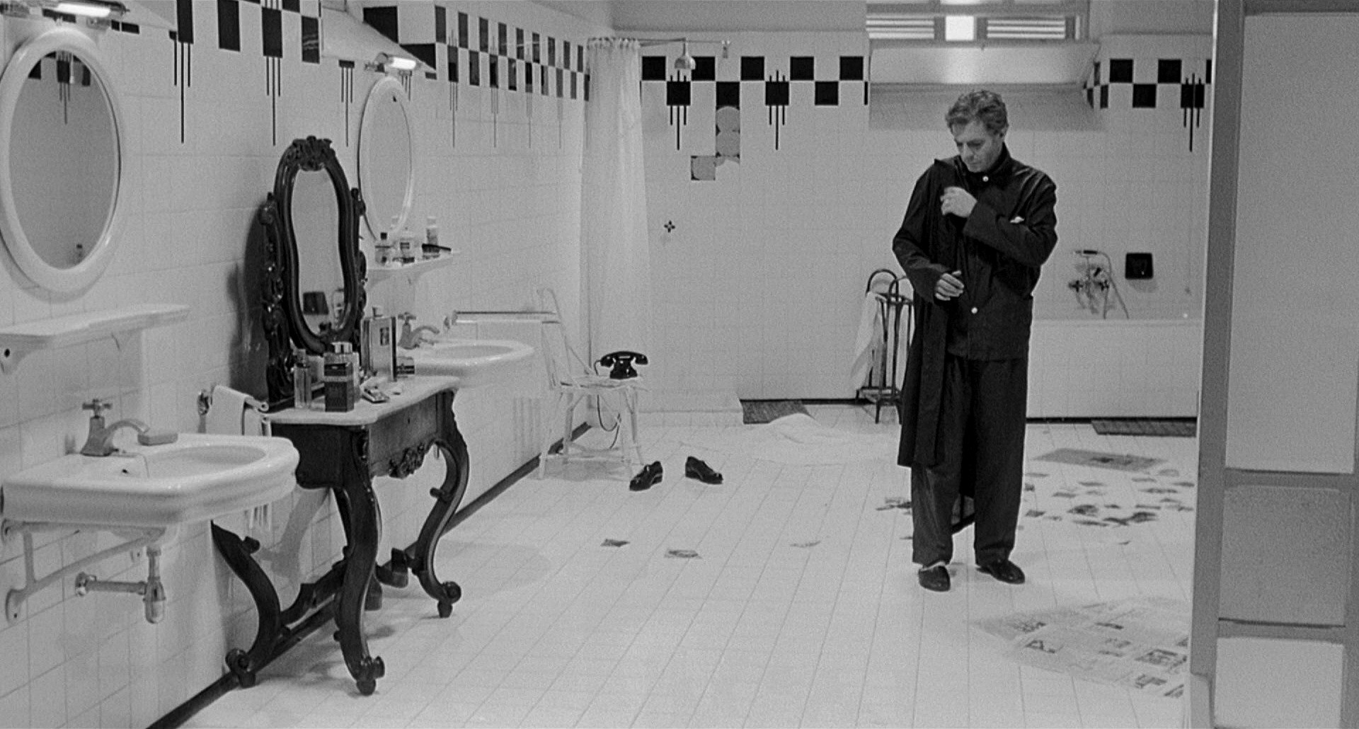 8½ (1963) —  shot,  lighting