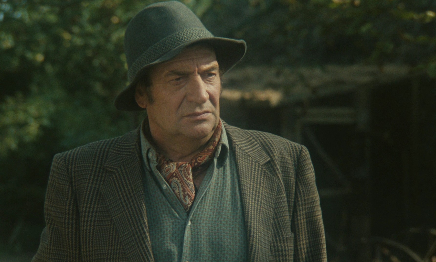 Pick Up Your Belongings (1983) —  shot,  lighting