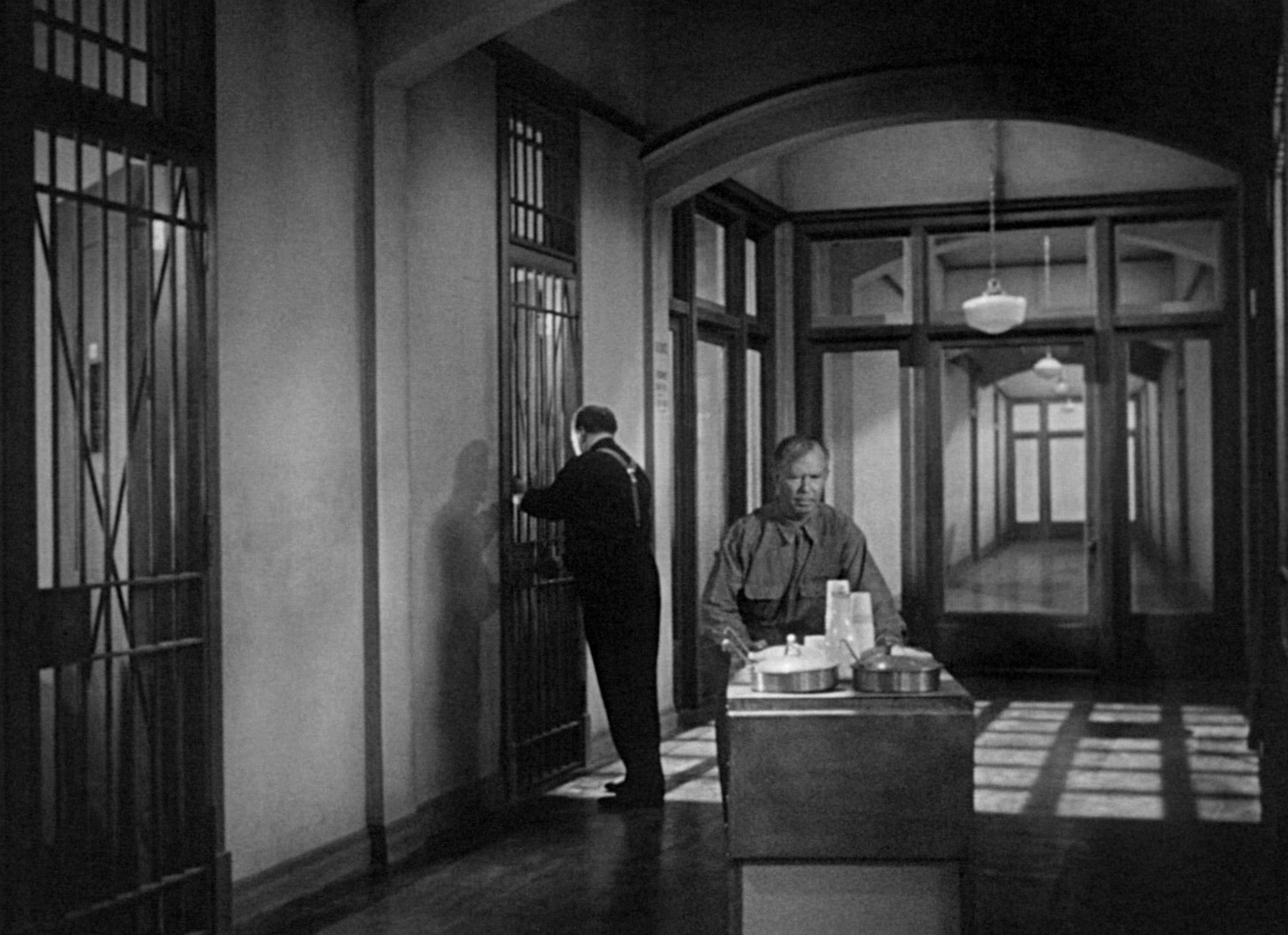 Cry of the City (1948) —  shot,  lighting