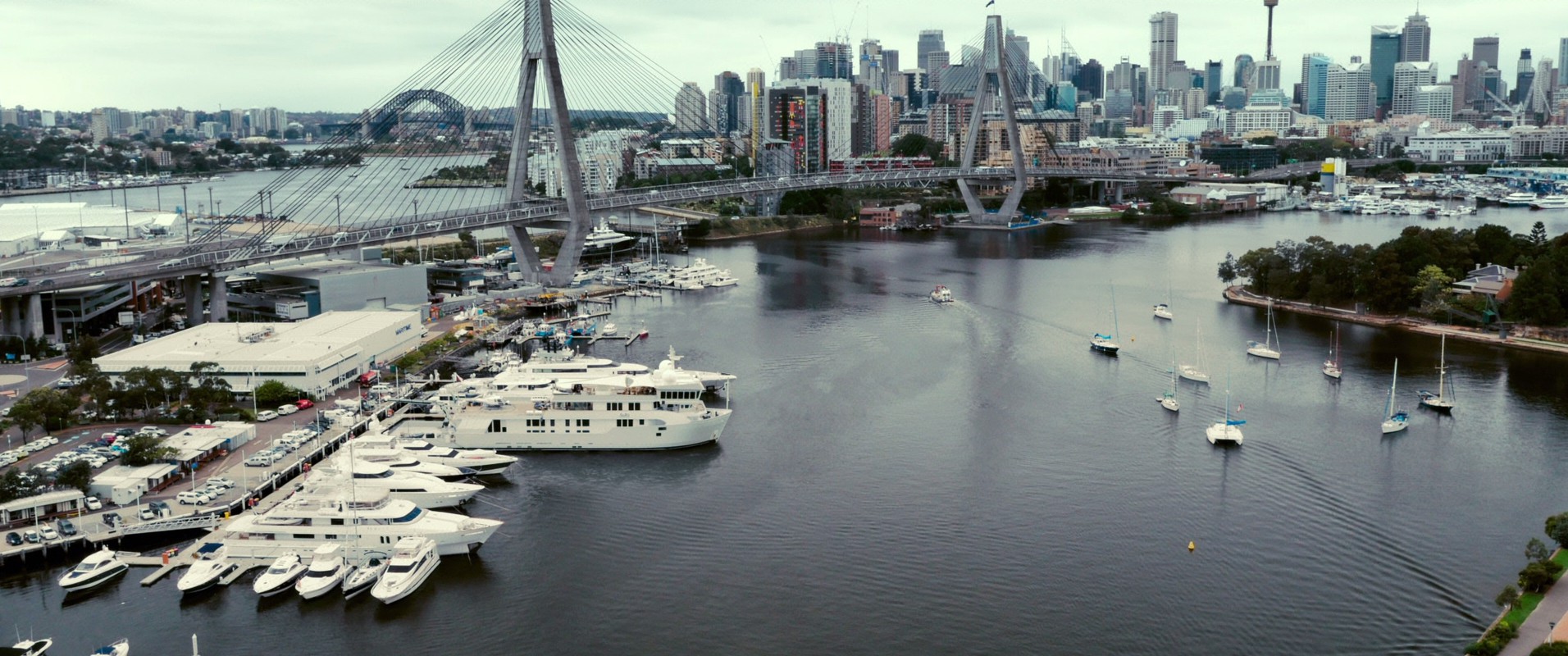 Mechanic: Resurrection (2016) —  shot,  lighting