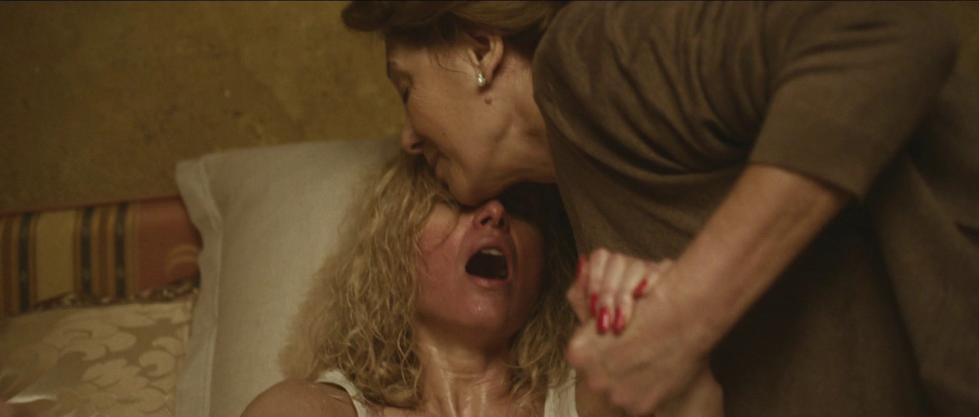 Late Night (2013) —  shot,  lighting