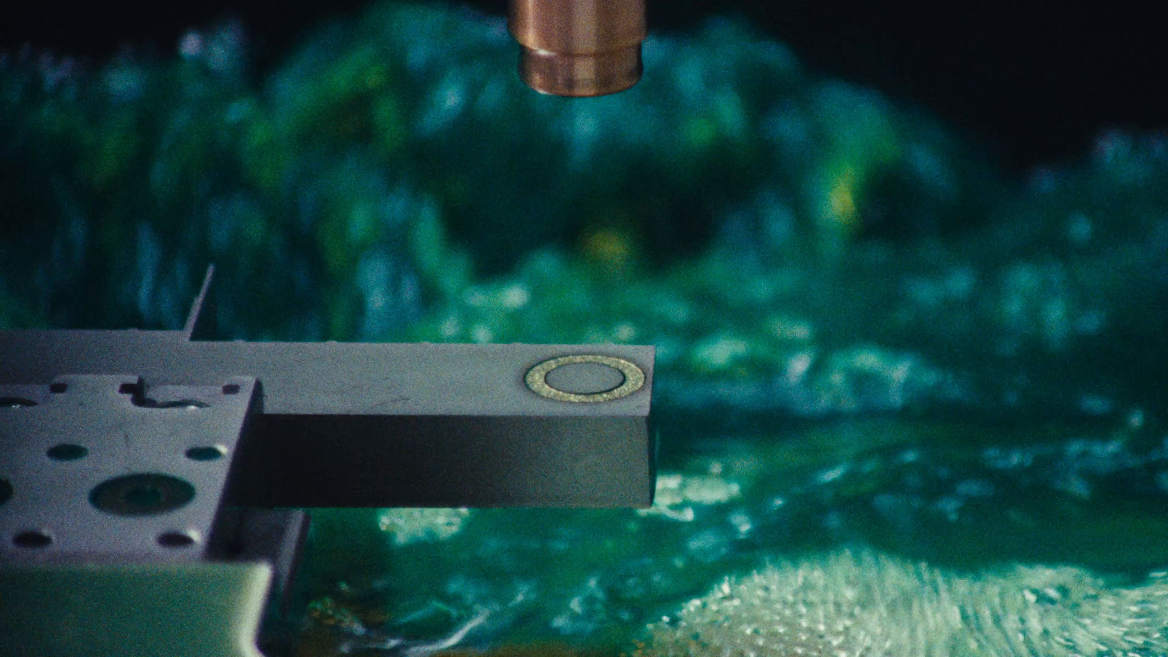 Rolf Hänggi - Small Things (DC) (2025) —  shot,  lighting