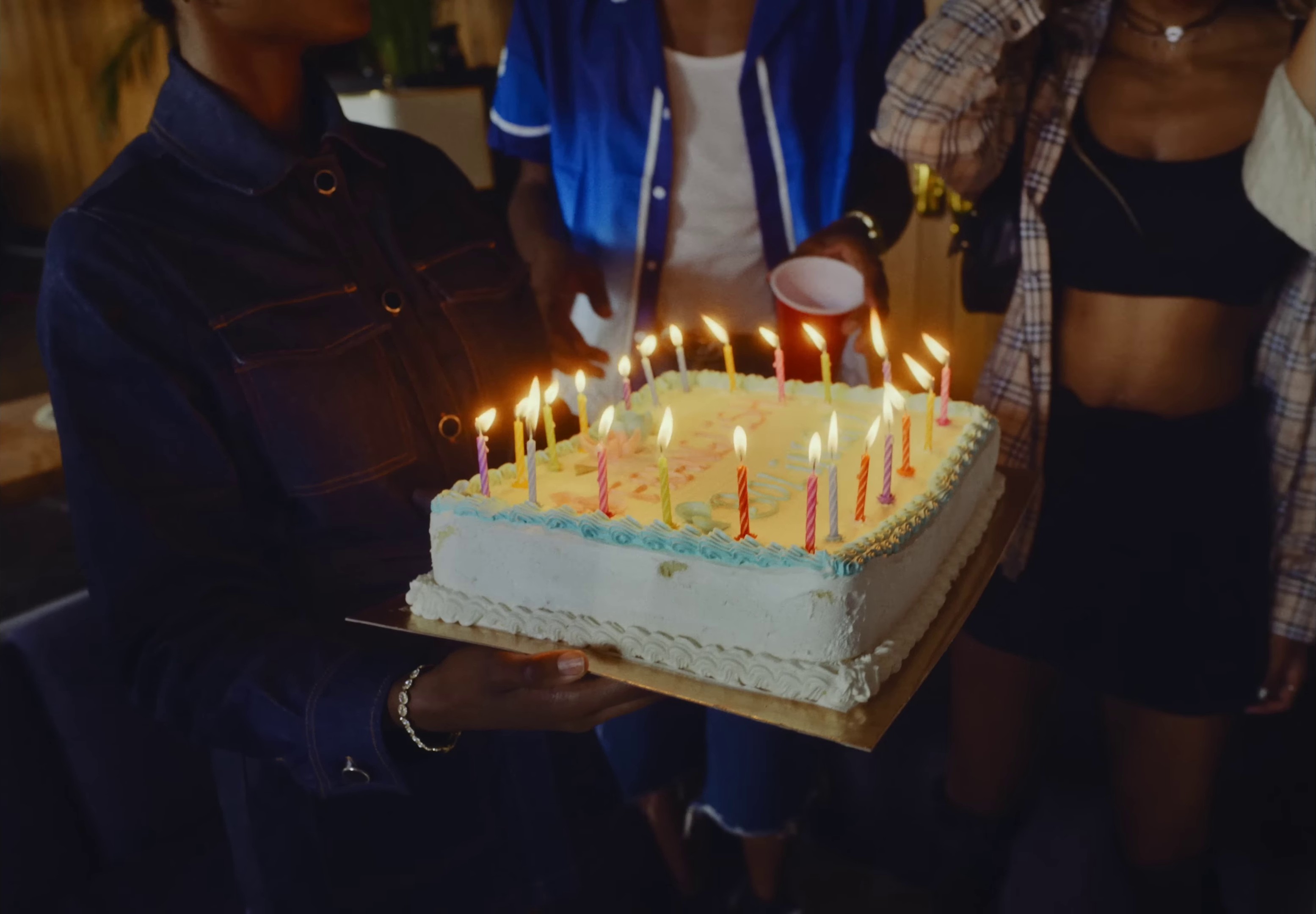 Bolingo (2023) —  shot,  lighting