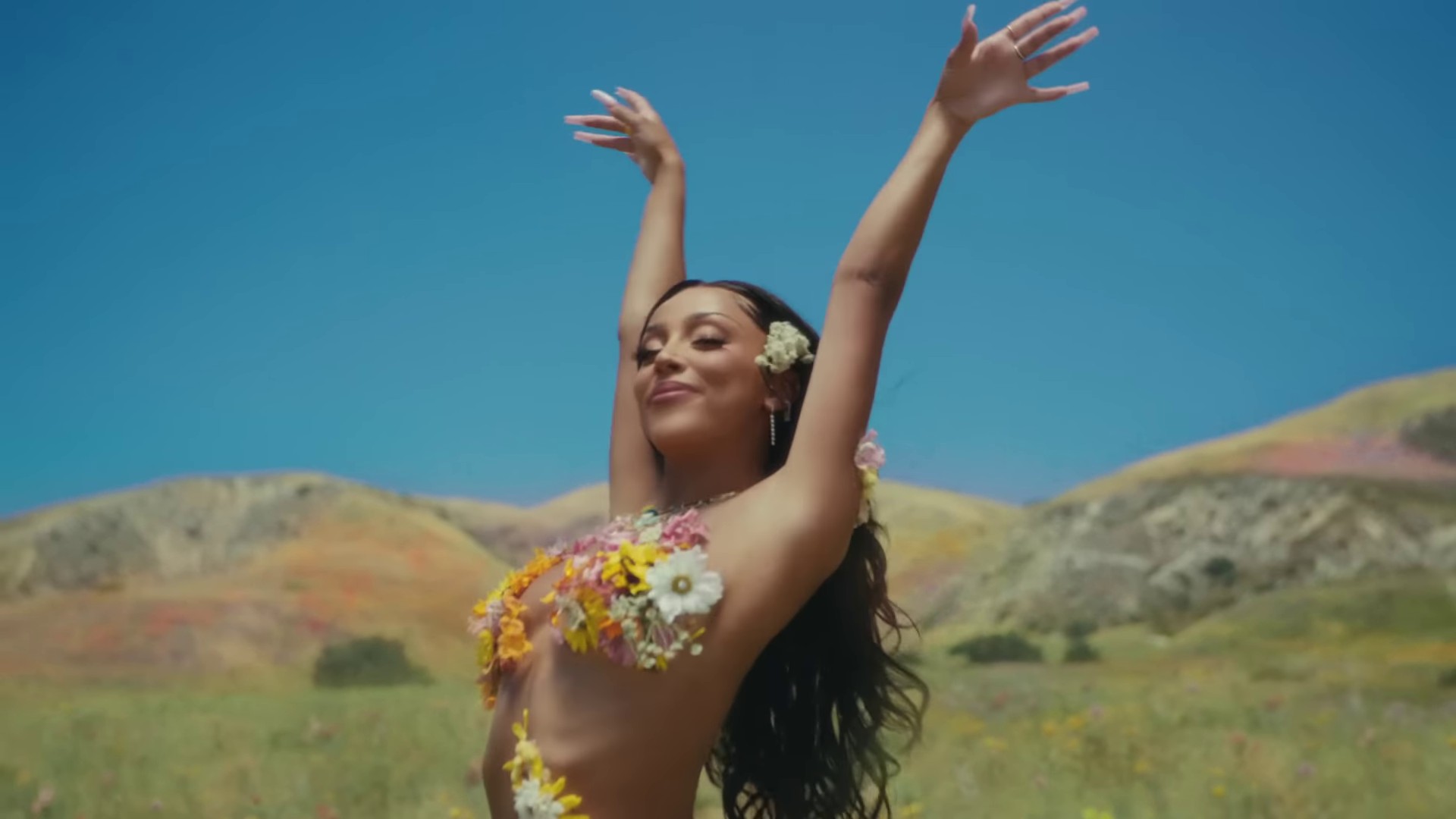 I Like You (A Happier Song) (2022) —  shot,  lighting