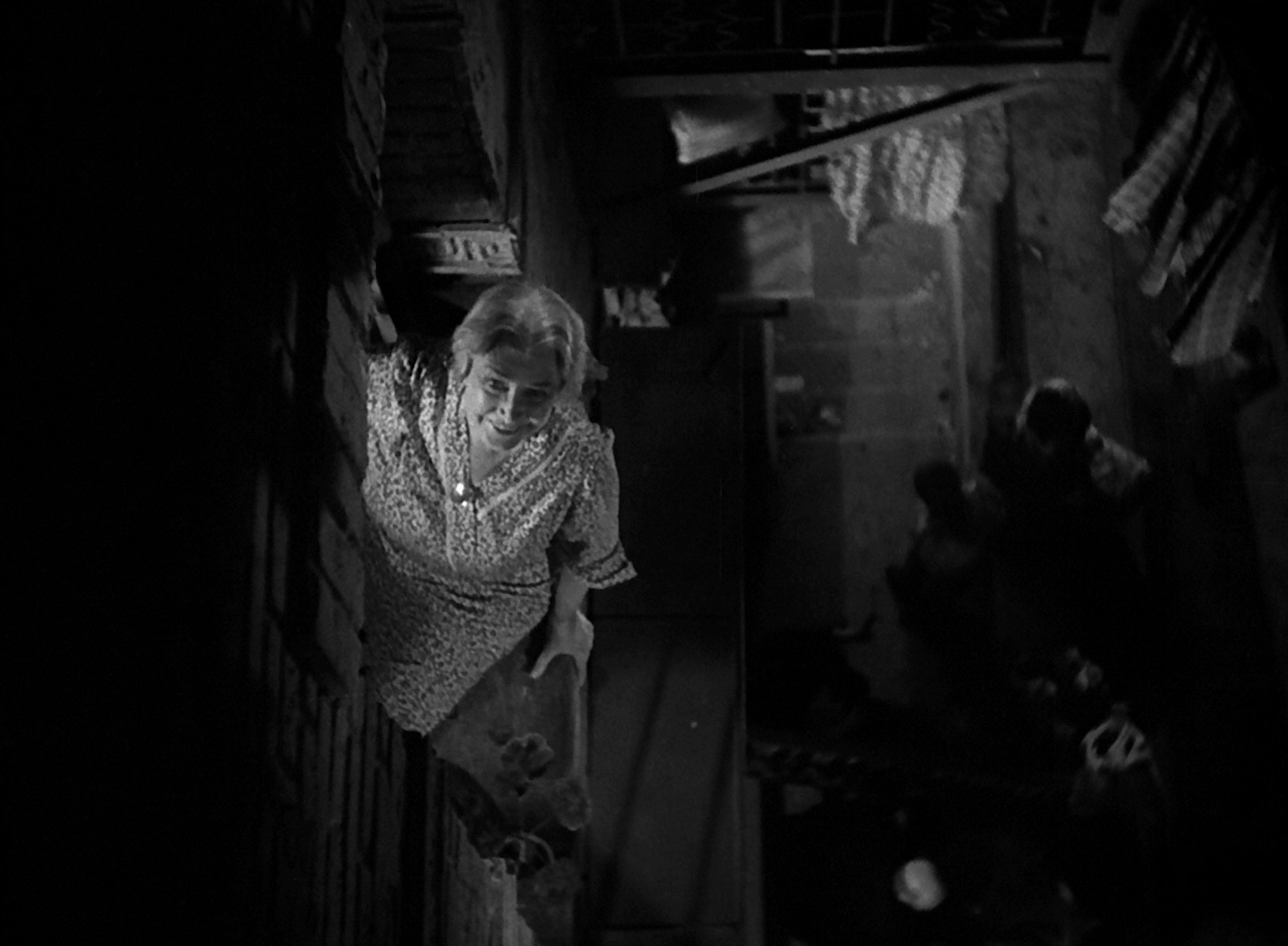 Christmas in July (1940) —  shot,  lighting