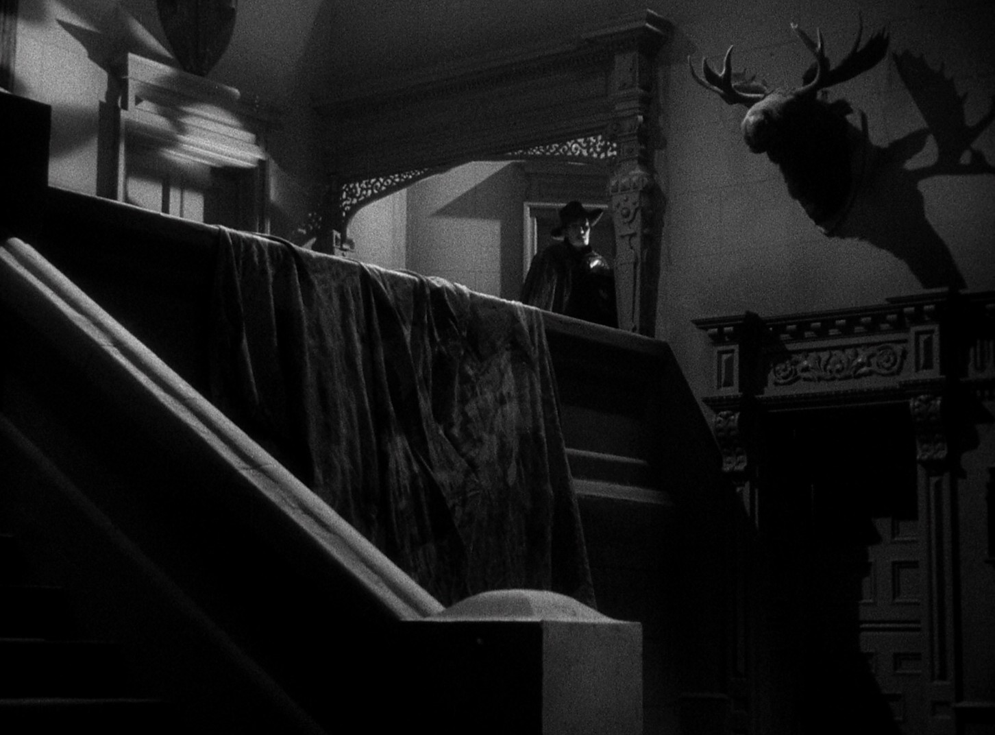Horror Island (1941) —  shot,  lighting