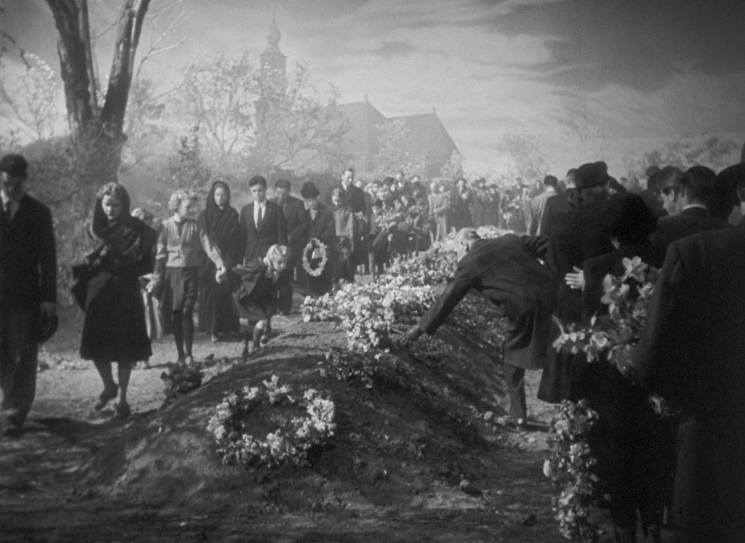 Hangmen Also Die! (1943) —  shot,  lighting