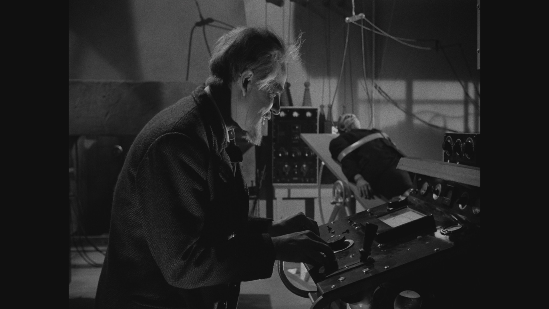 House of Dracula (1945) —  shot,  lighting