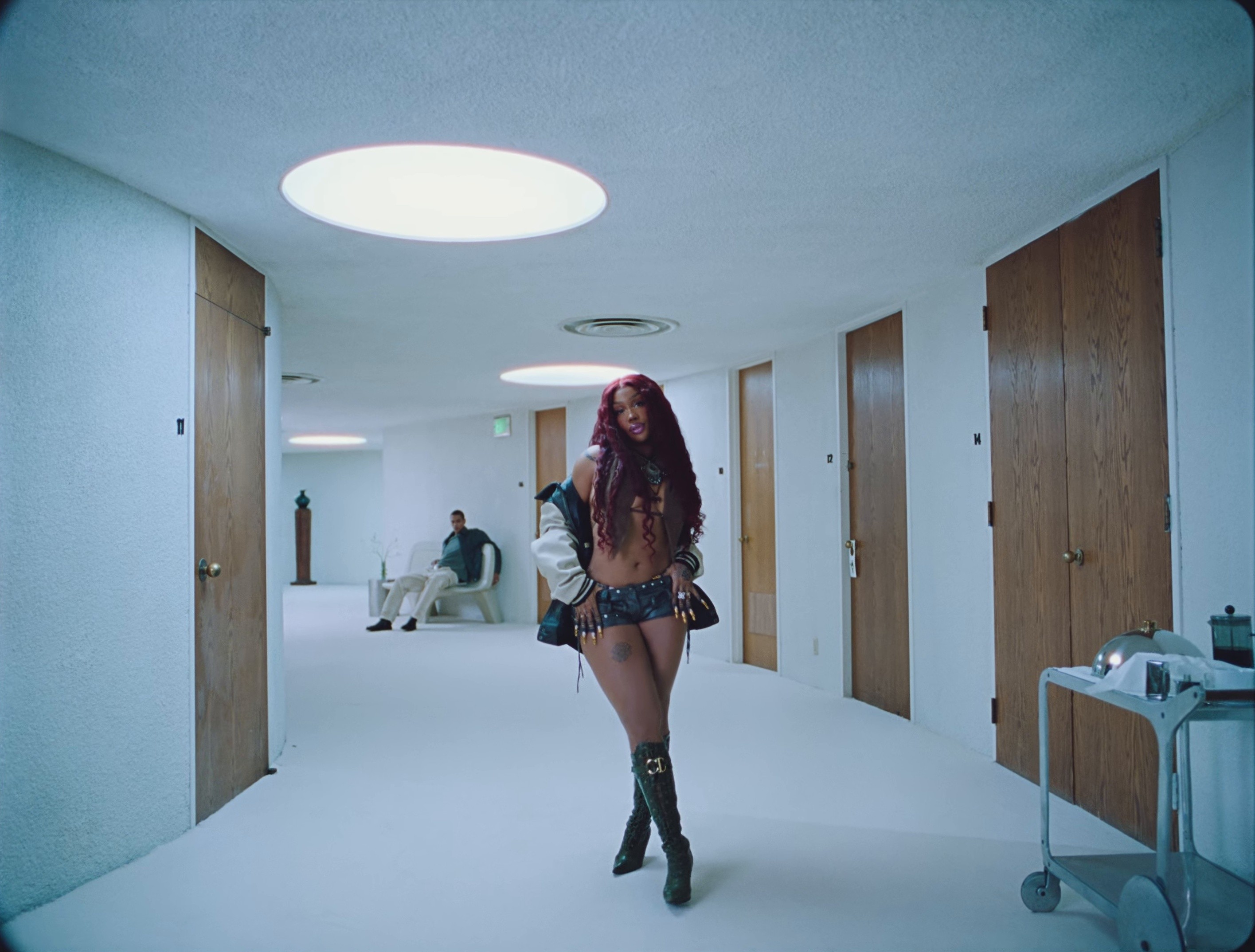 luther (2025) —  shot,  lighting