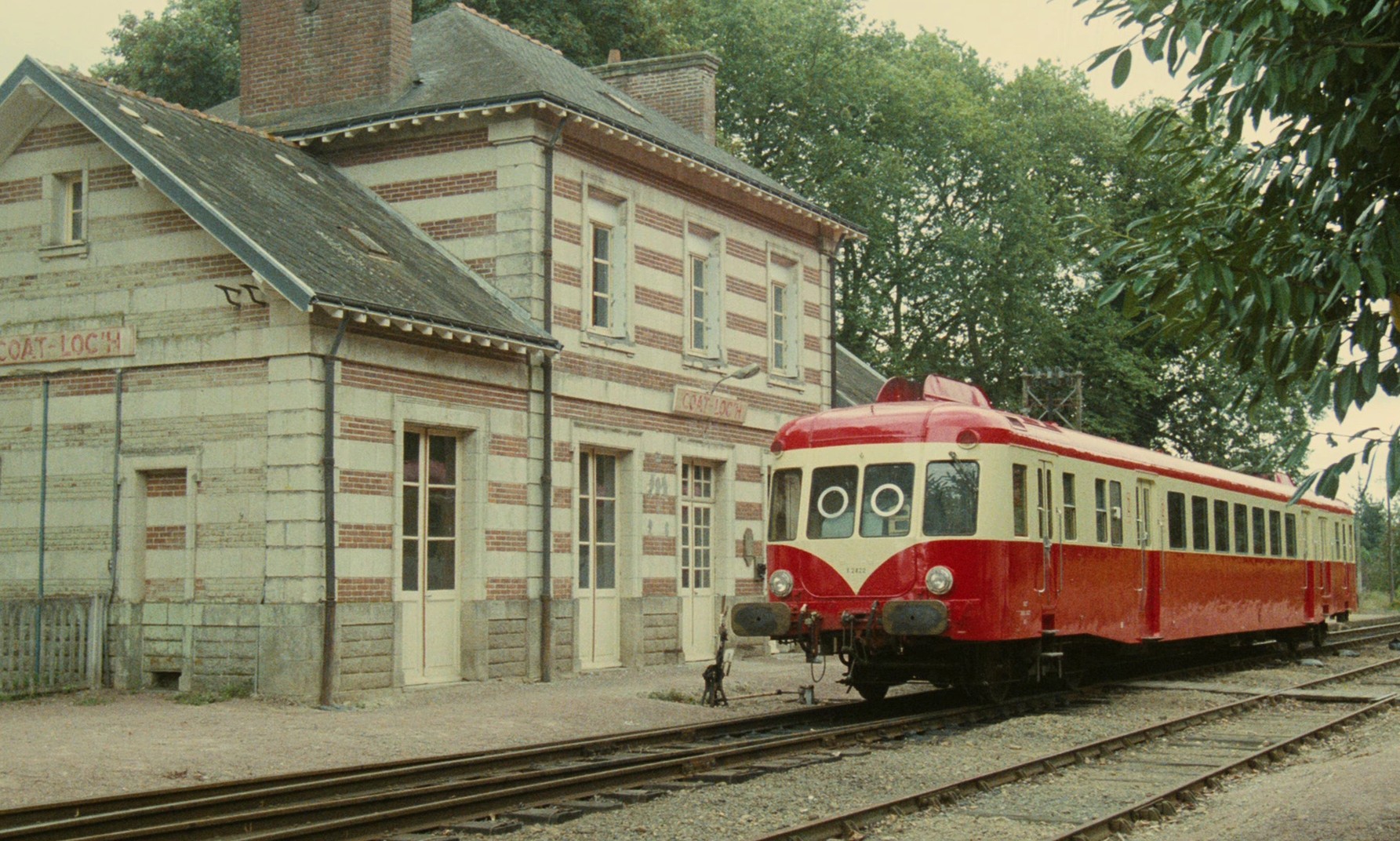 Pick Up Your Belongings (1983) —  shot,  lighting