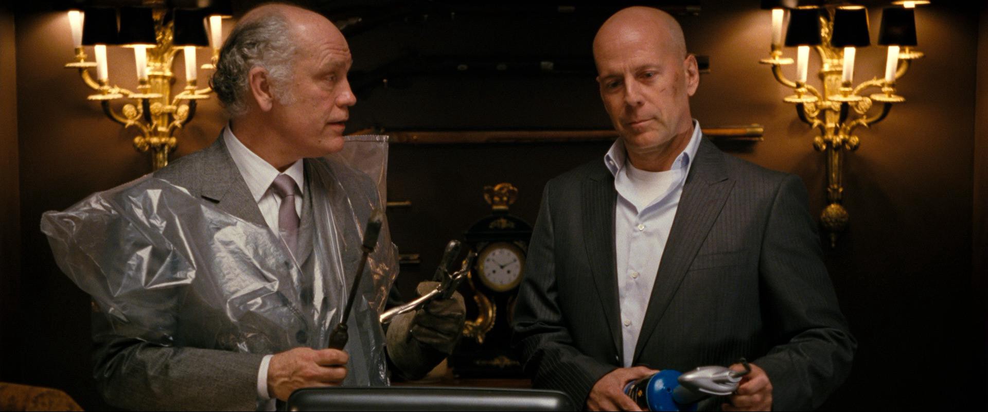 RED (2010) —  shot,  lighting