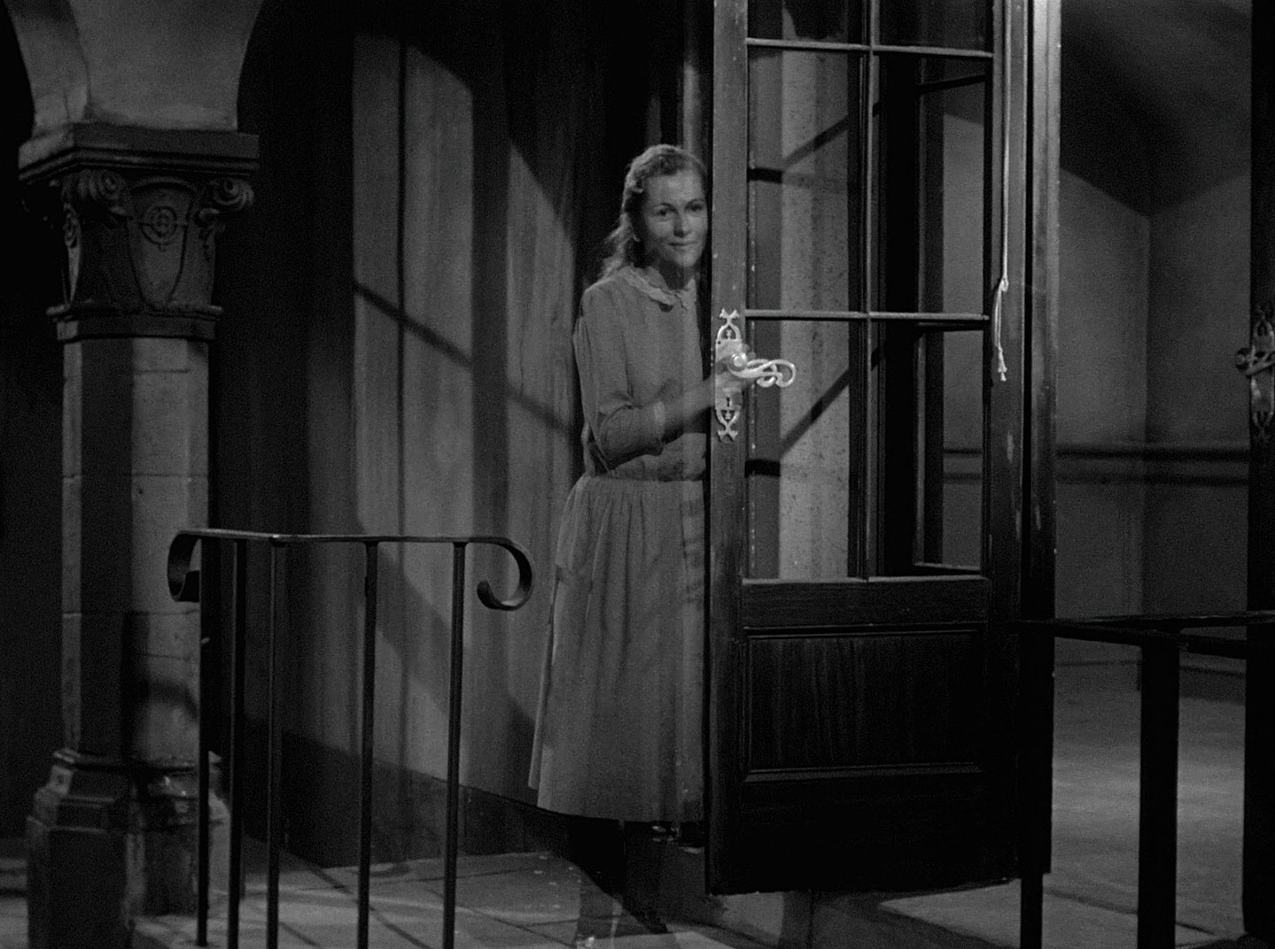Letter from an Unknown Woman (1948) —  shot,  lighting