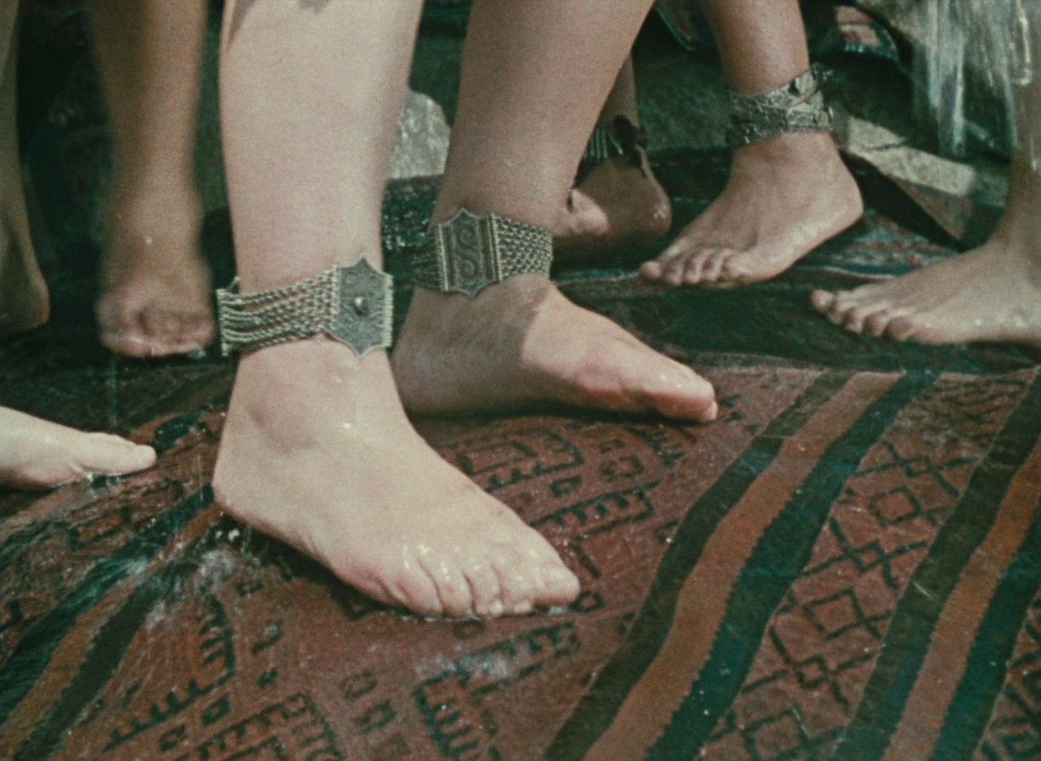 The Color of Pomegranates (1970) —  shot,  lighting