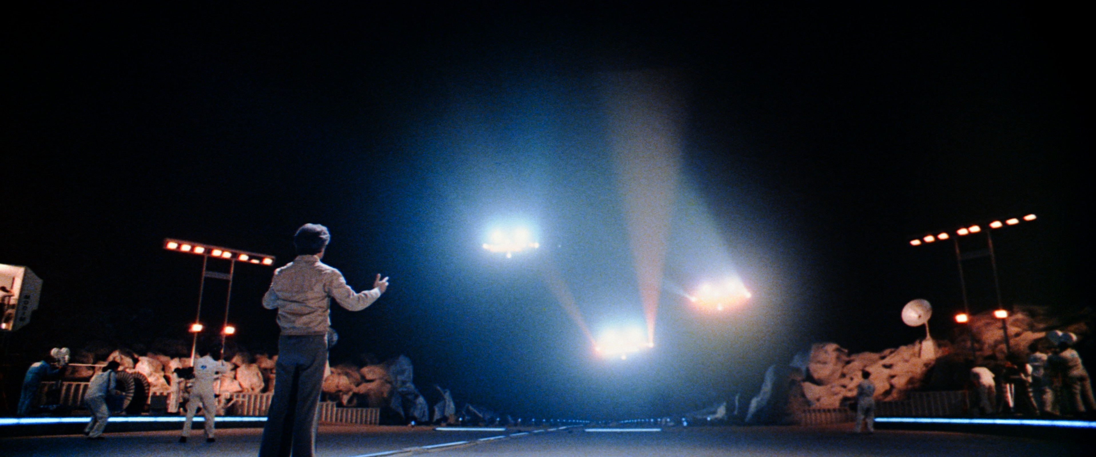 Close Encounters of the Third Kind (1977) —  shot,  lighting