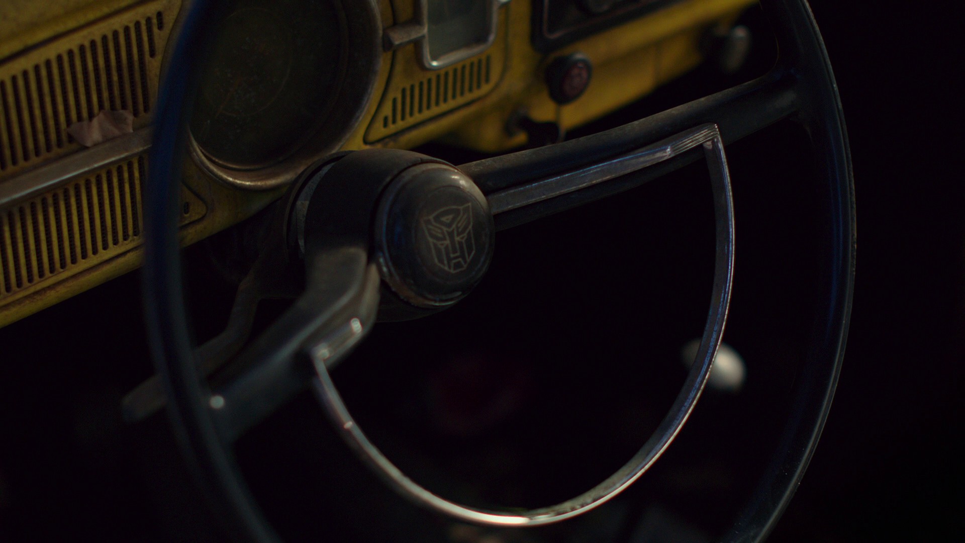 Bumblebee (2018) —  shot,  lighting