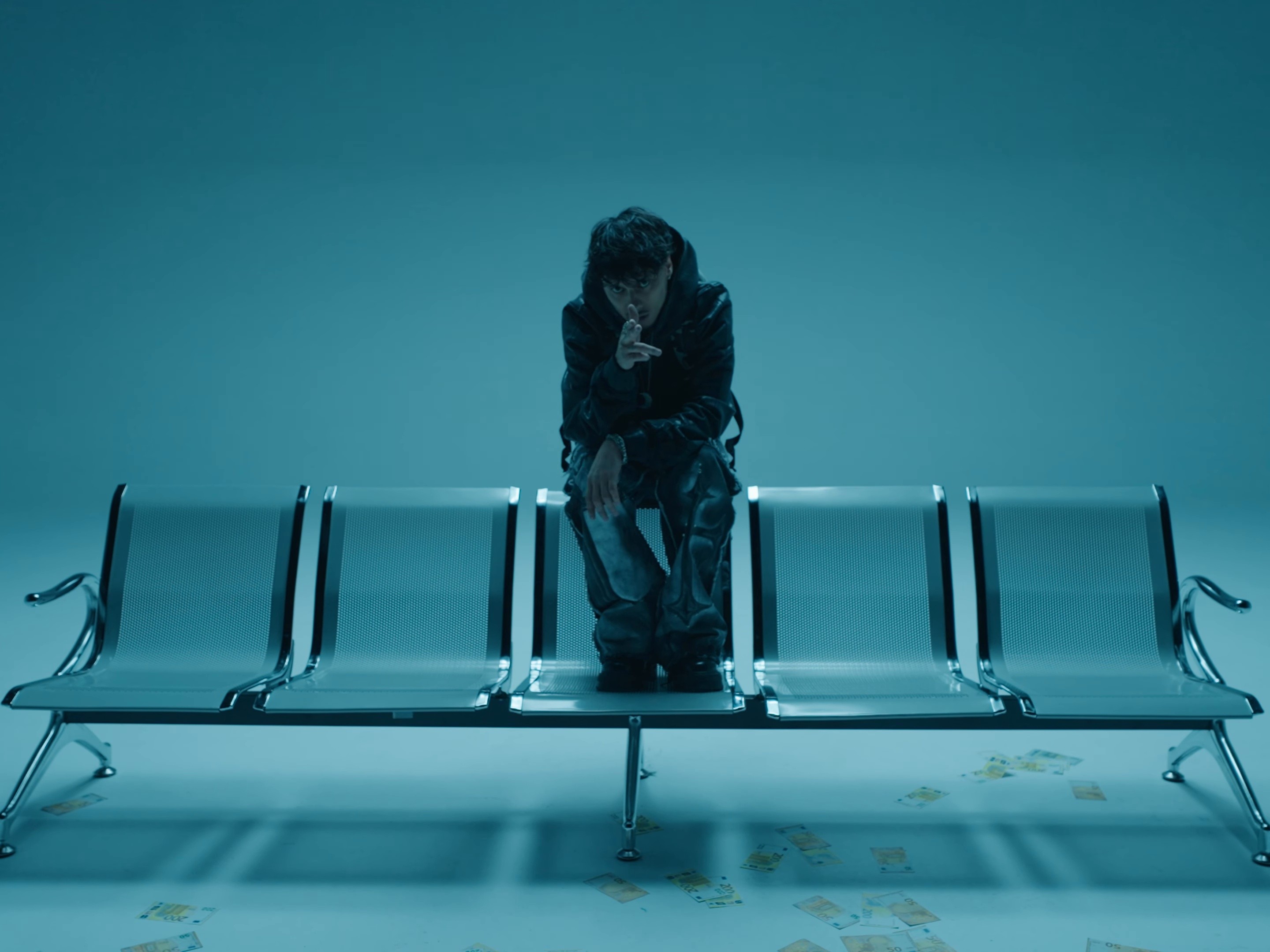 1000 PRIÈRES (2025) —  shot,  lighting