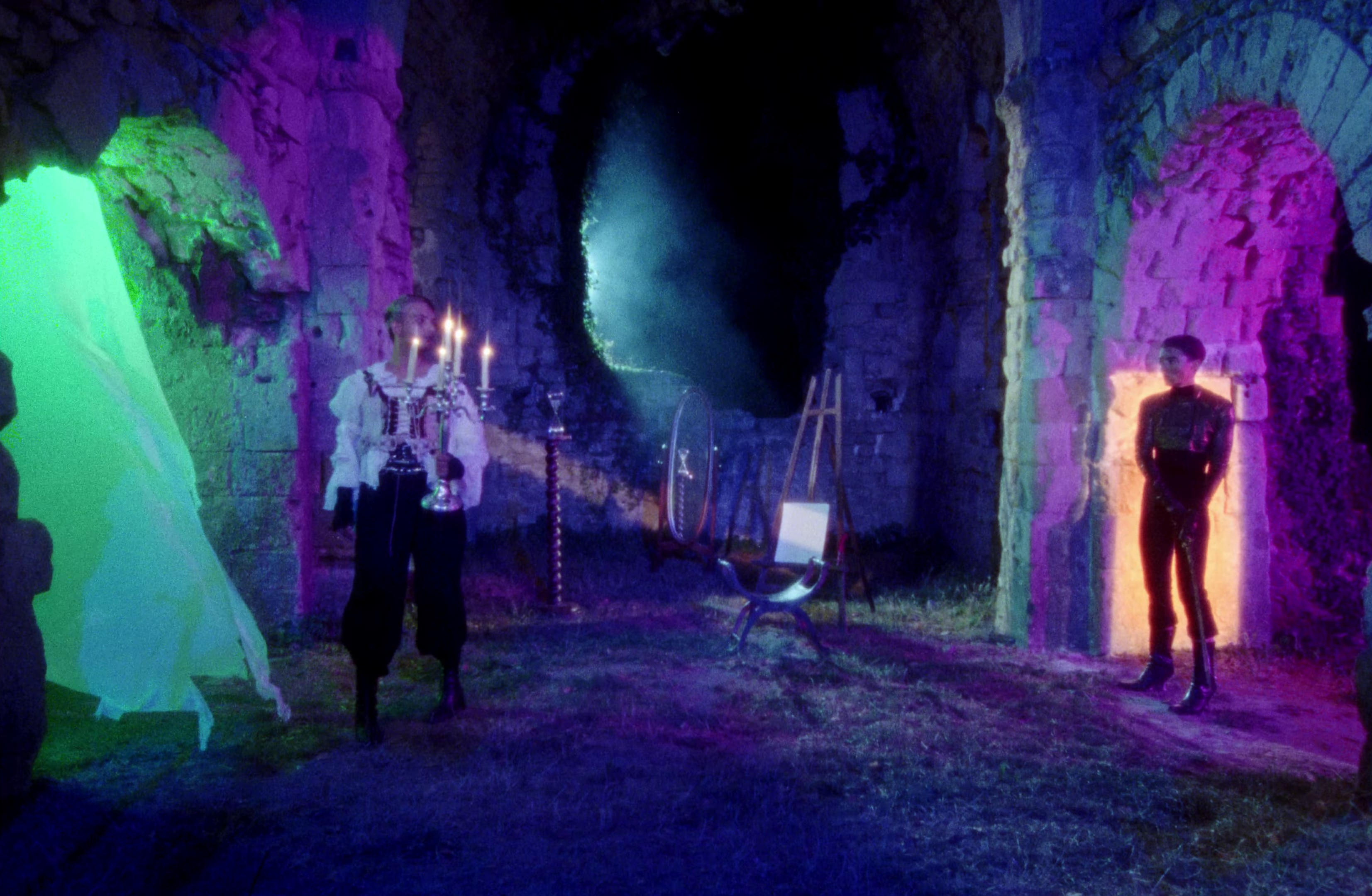 Loin de moi le drame (2022) —  shot,  lighting