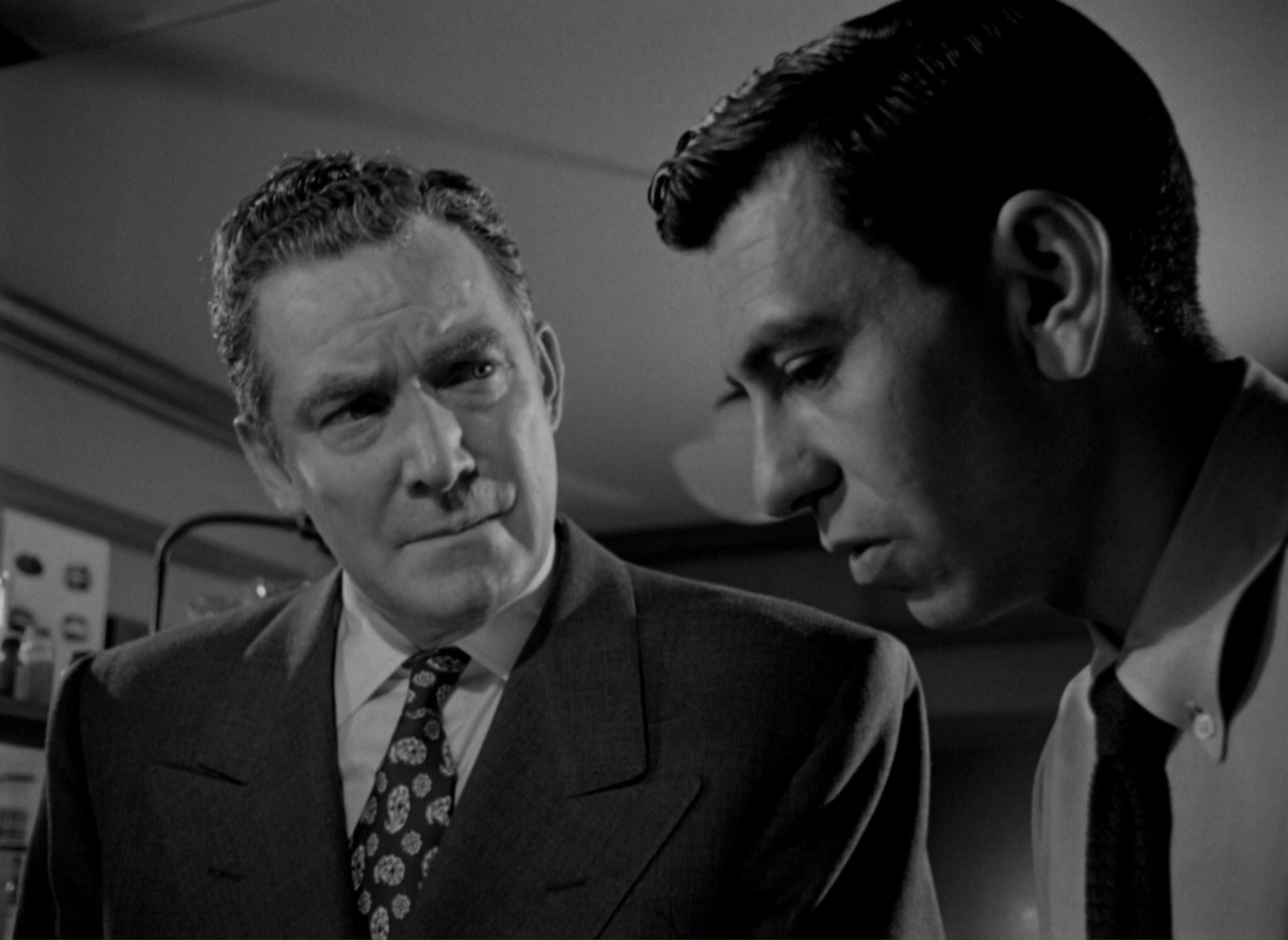 He Walked by Night (1948) —  shot,  lighting
