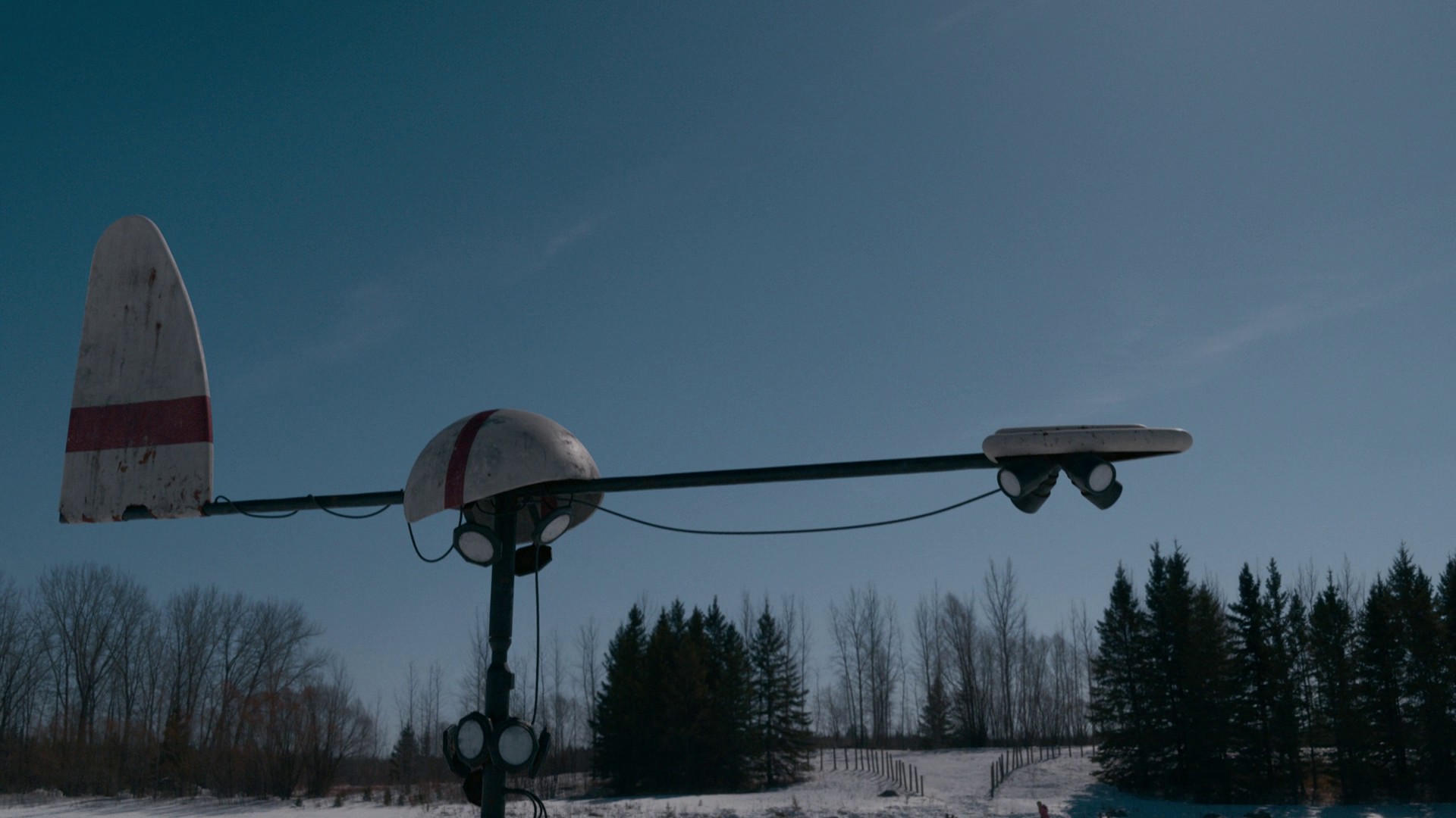 Loop (2020) —  shot,  lighting