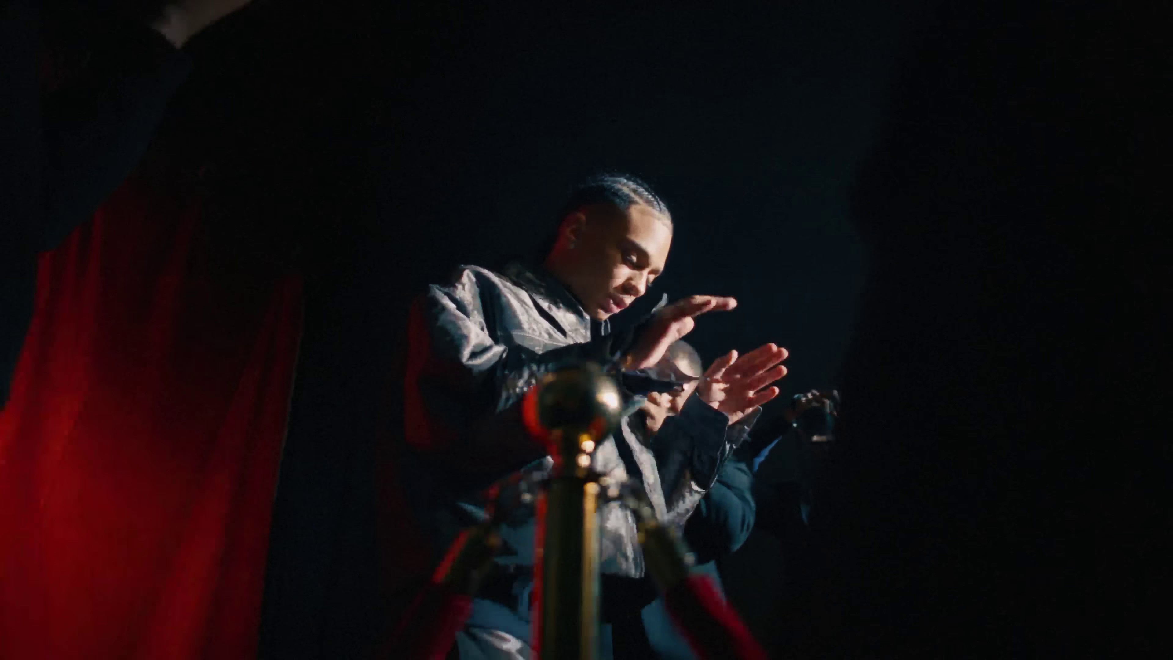 Gmail (2023) —  shot,  lighting